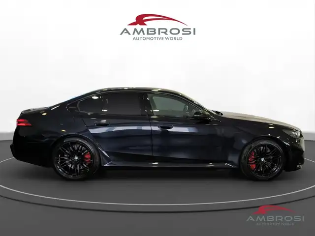 BMW M5 view 7