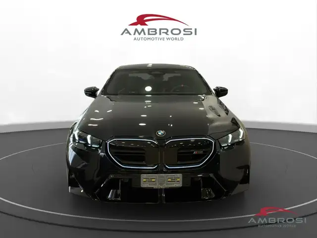 BMW M5 view 2