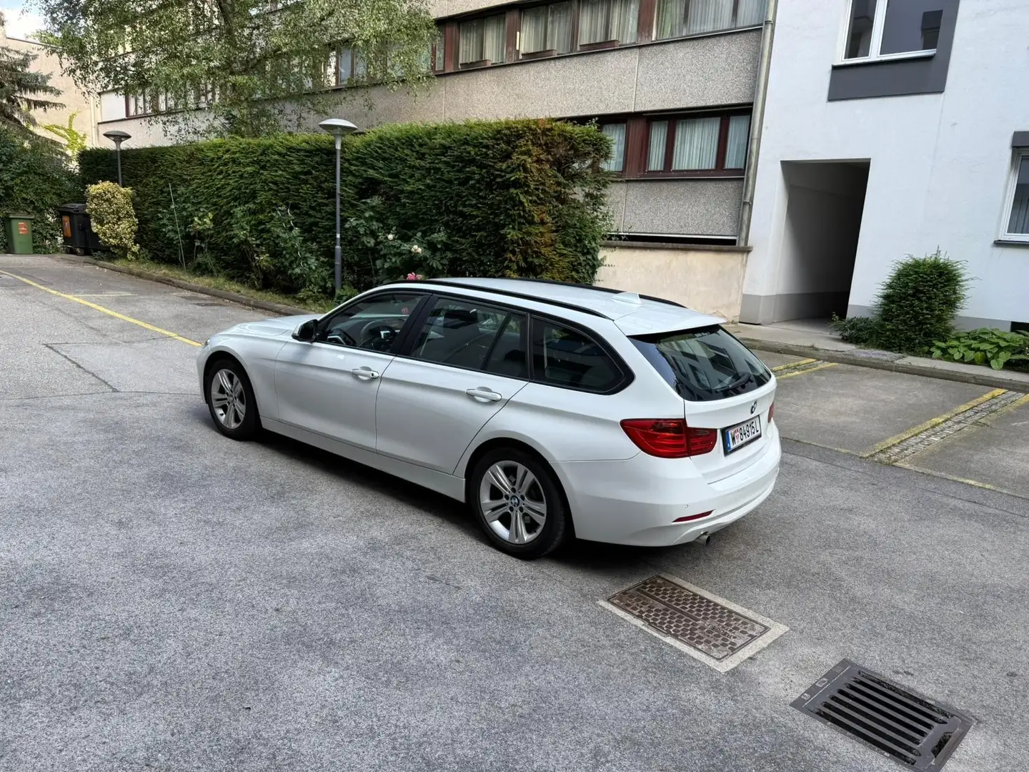 BMW 320 320d Touring Aut. - 2