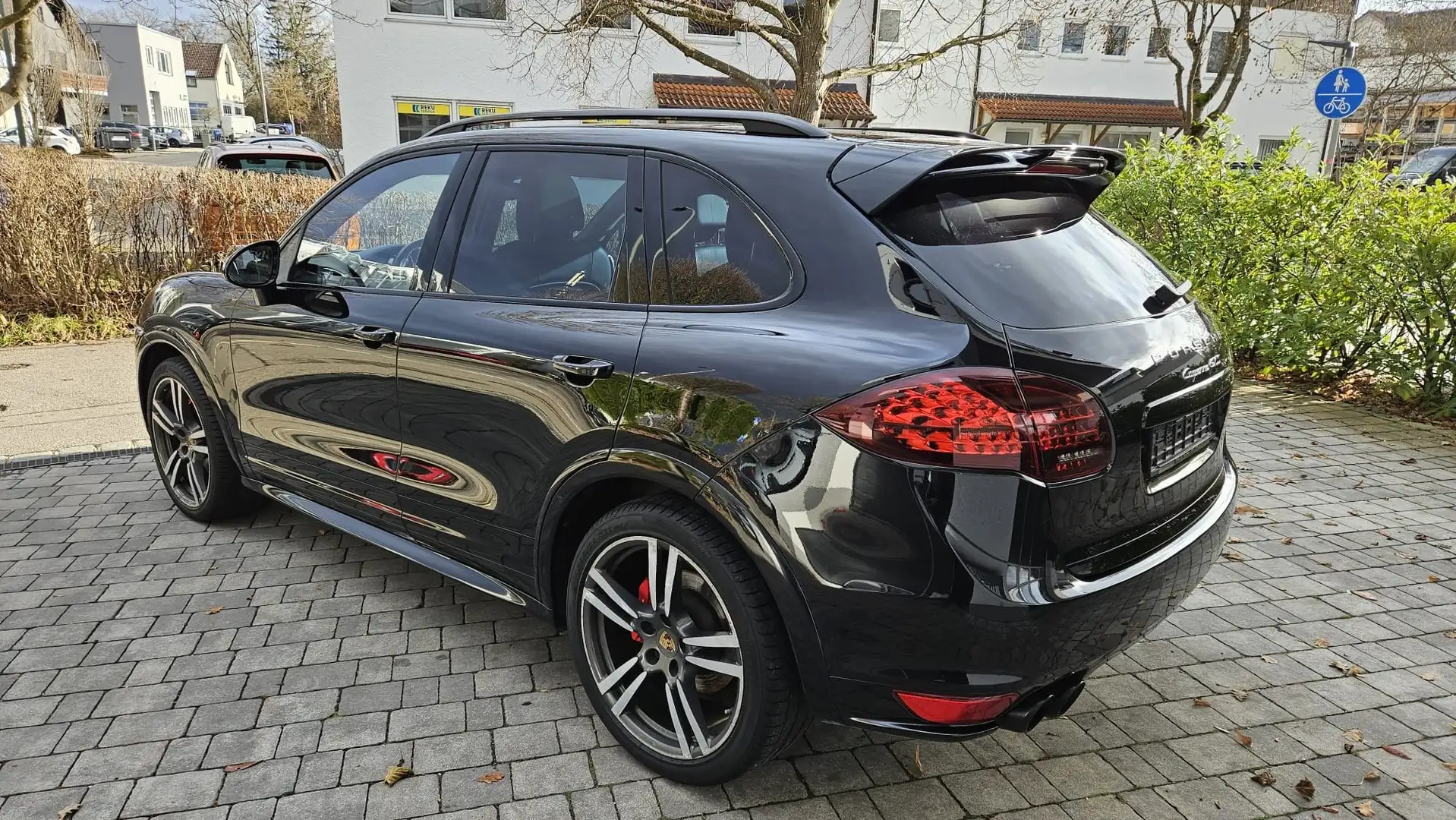 Porsche Cayenne Cayenne GTS Tiptronic S Schwarz - 1