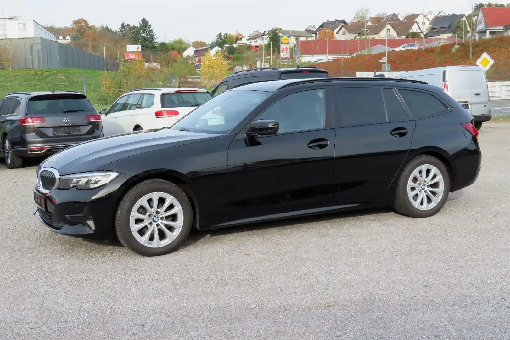 BMW 318 d Leder Sportsitze Navi CarPlay CockpitDigit Schwarz - 2