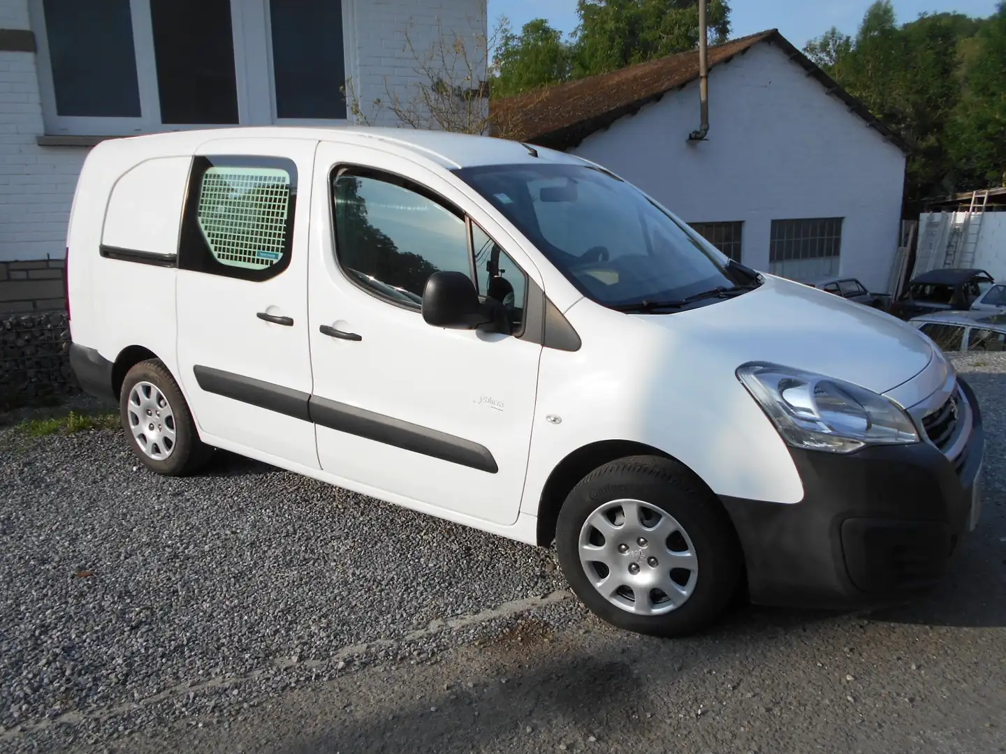 Peugeot Partner 1600  hdi  l2 100cv   4950+tva Blanco - 1
