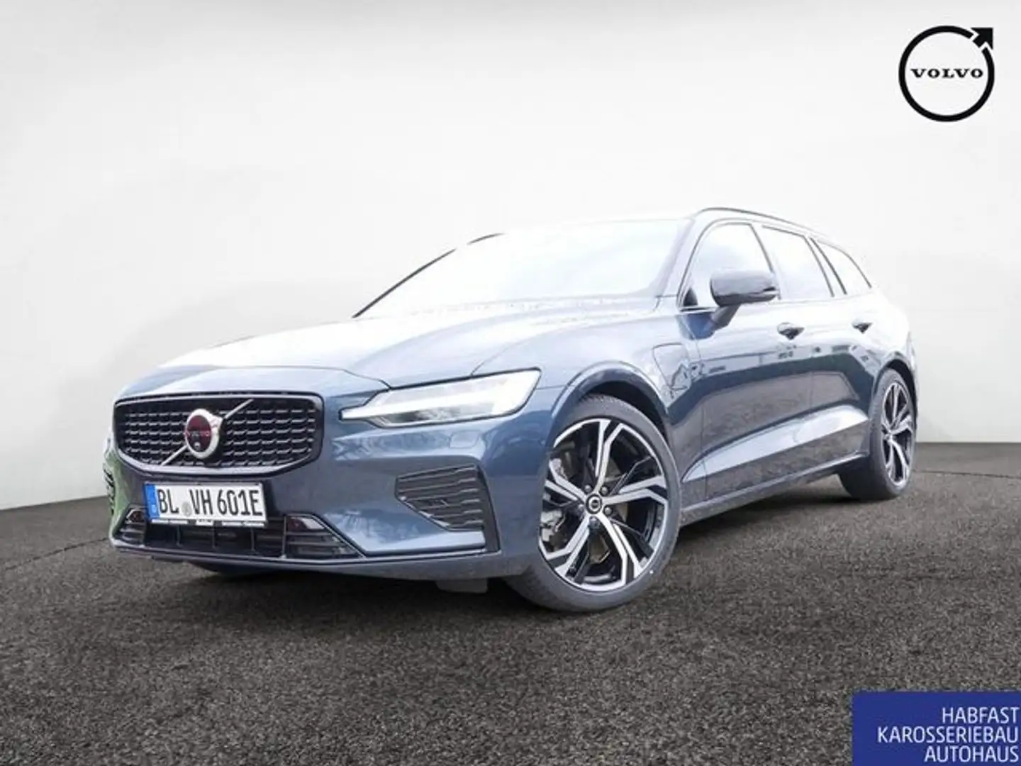 Volvo V60 T8 AWD Plus Dark Plug-In Hybrid ACC LED 360 Navi d Blau - 1