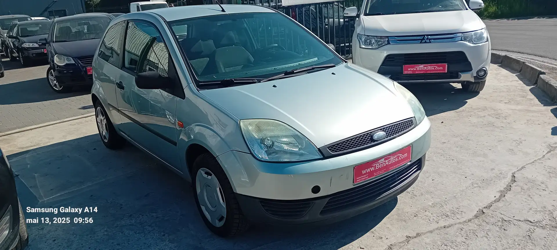 Ford Fiesta Fiesta 1.3i Ambiente Gris - 1