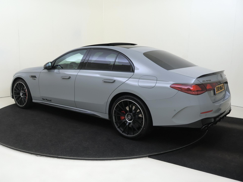 Mercedes-Benz E 53 AMG 4MATIC+ Night Edition — photo 3
