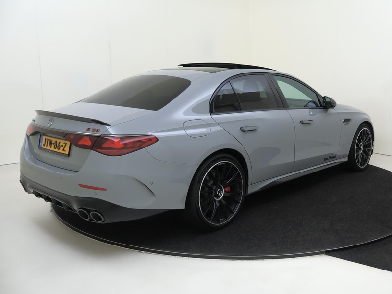 Mercedes-Benz E 53 AMG 4MATIC+ Night Edition — photo 4