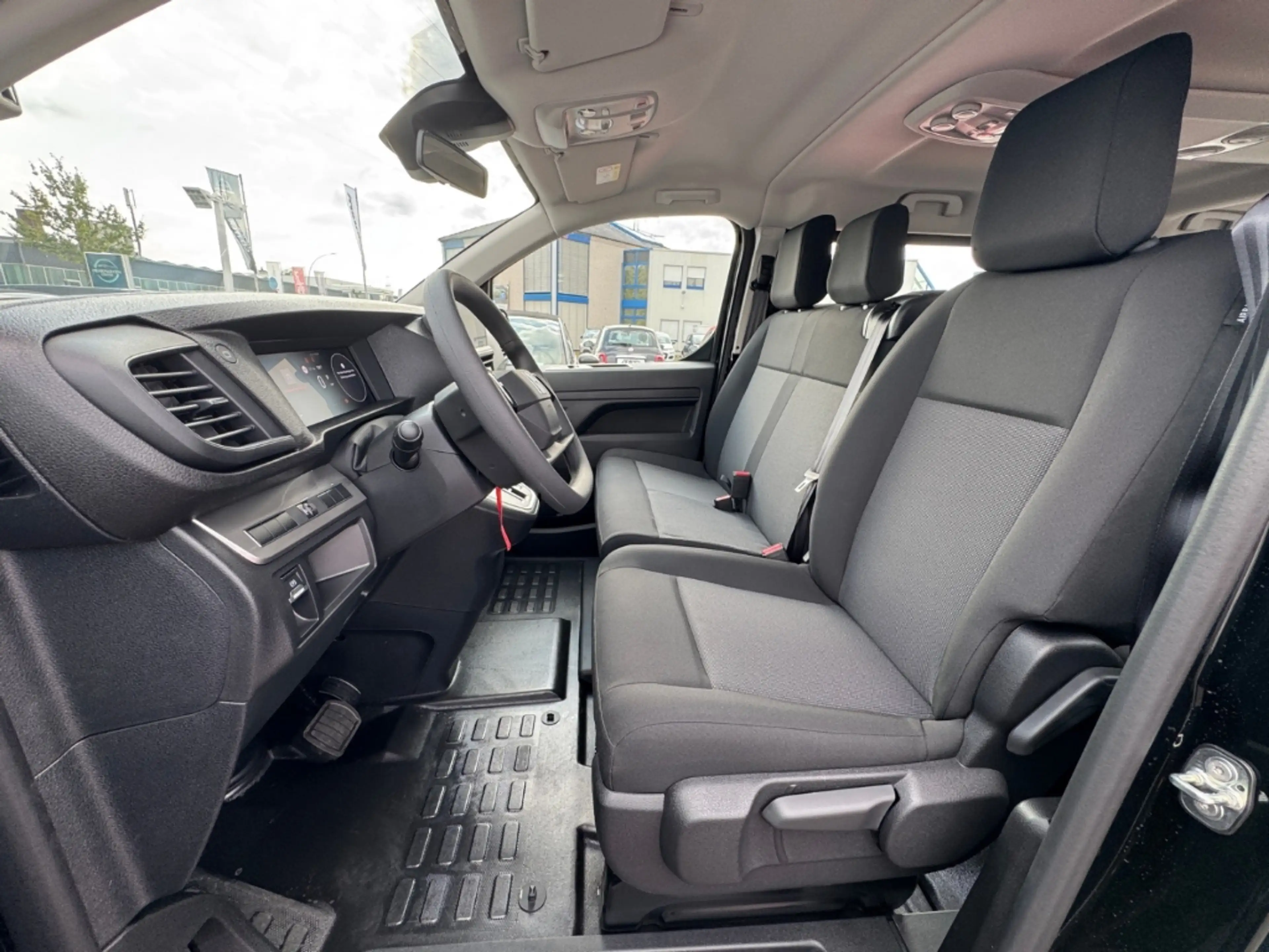 Fiat Scudo Kombi L2+9SITZER+AUTOMATIK+AHK+KAMERA+NAVI+2XKLIMA — photo 12