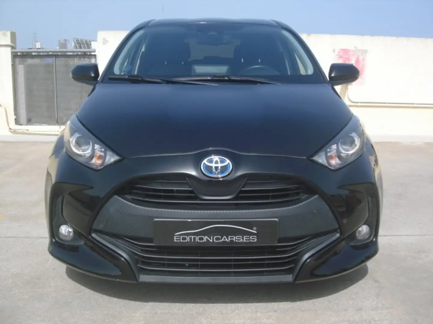 Toyota Yaris 120H 1.5 Active Tech Negro - 2