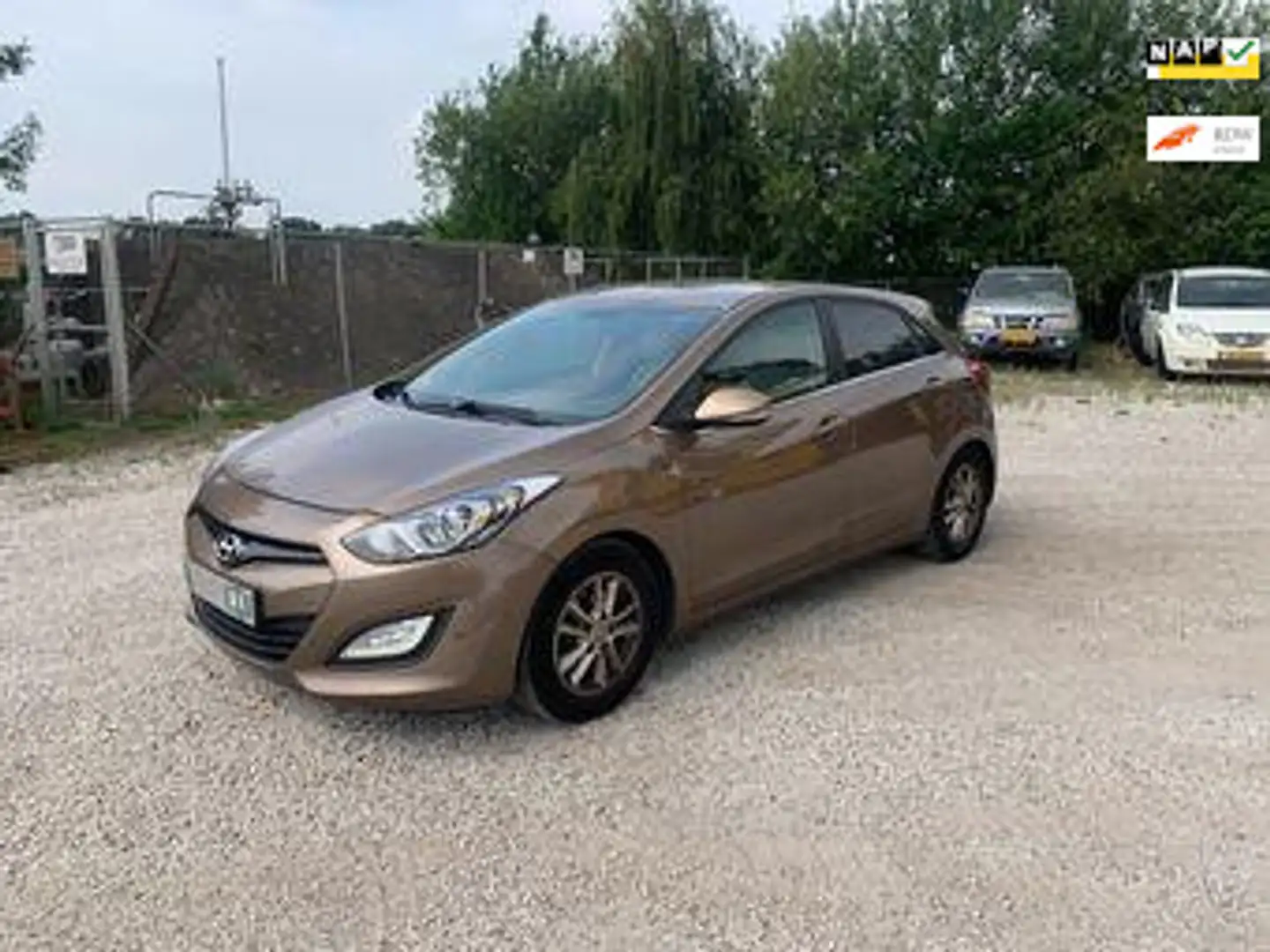 Hyundai i30 1.6 CRDi Business Edition, export/handel! Bruin - 1