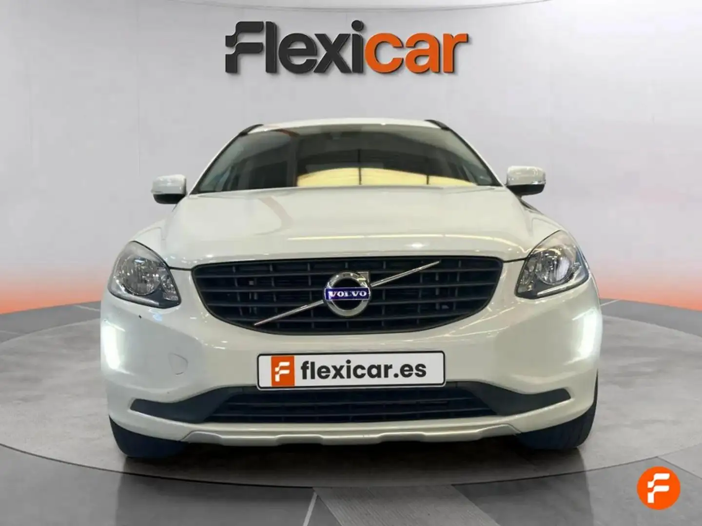Volvo XC60 2.0 D3 Kinetic Amarillo - 2