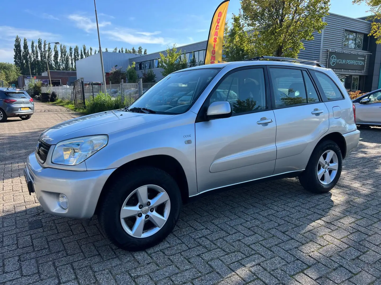 Toyota RAV 4 1.8-16V VVT-i Terra - AIRCO - LMV - 5DEURS Grijs - 2
