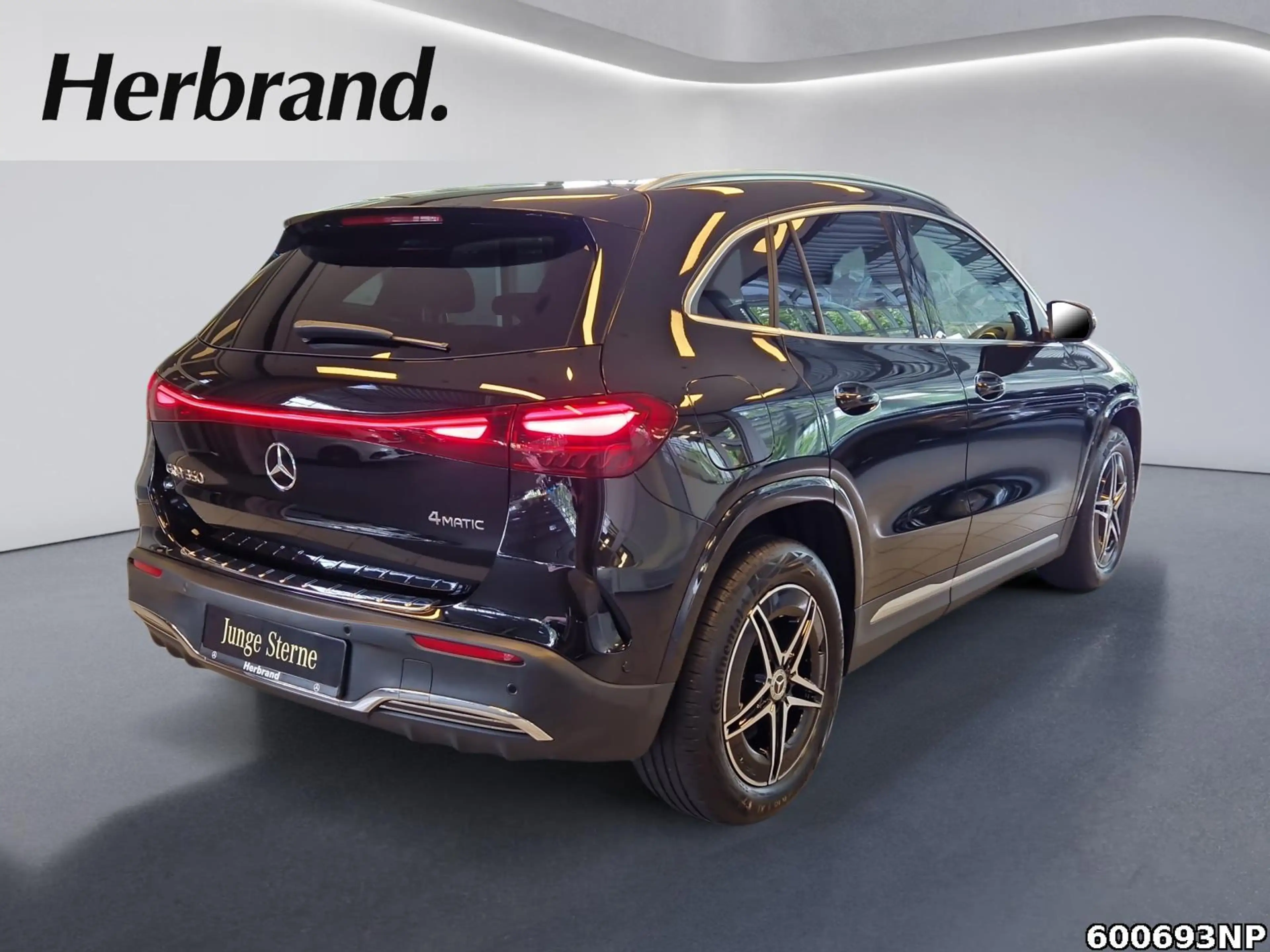 Mercedes-Benz EQA 350 AMG Line Panorama LED Kamera Totwinkel — photo 3