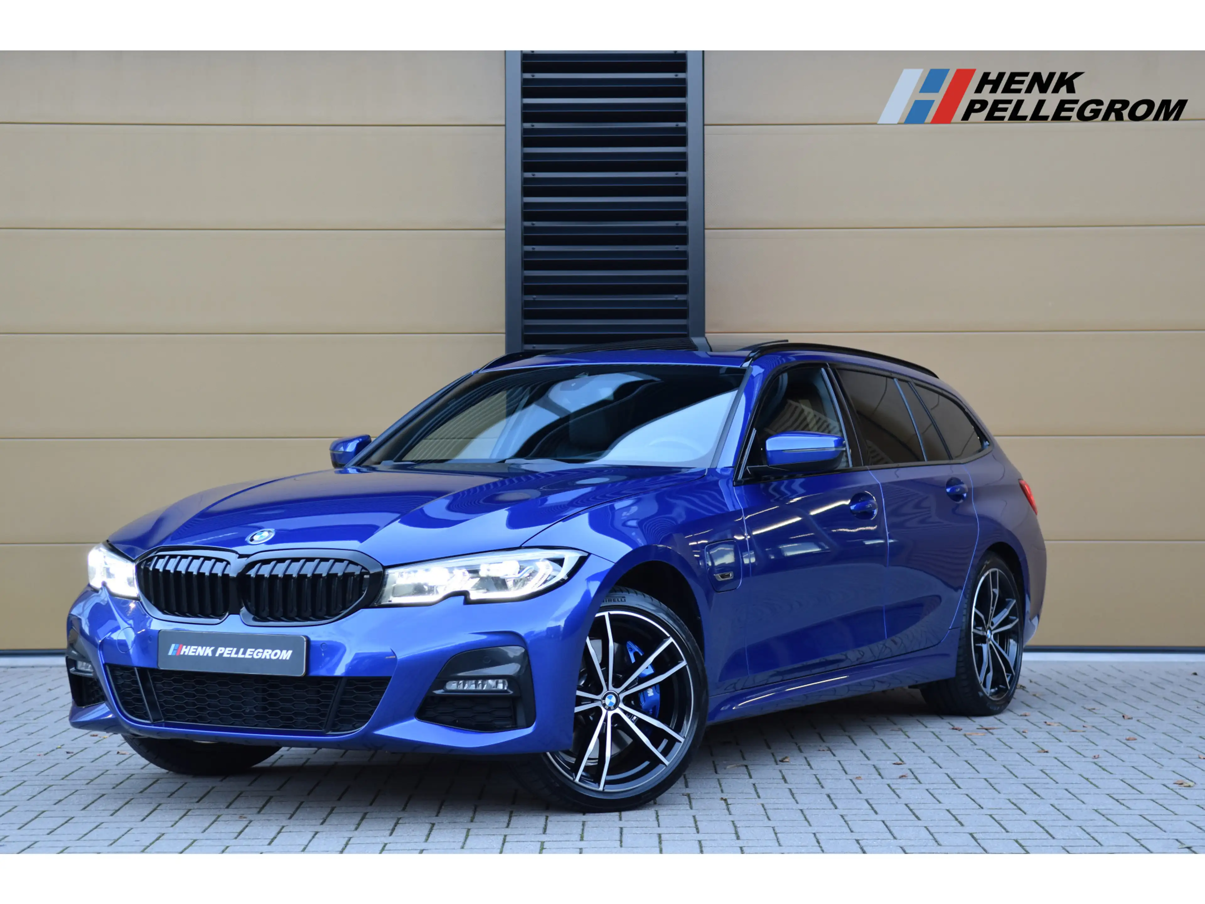 BMW 330 3-serie Touring 330e Edition * M-Sport * Laser * P