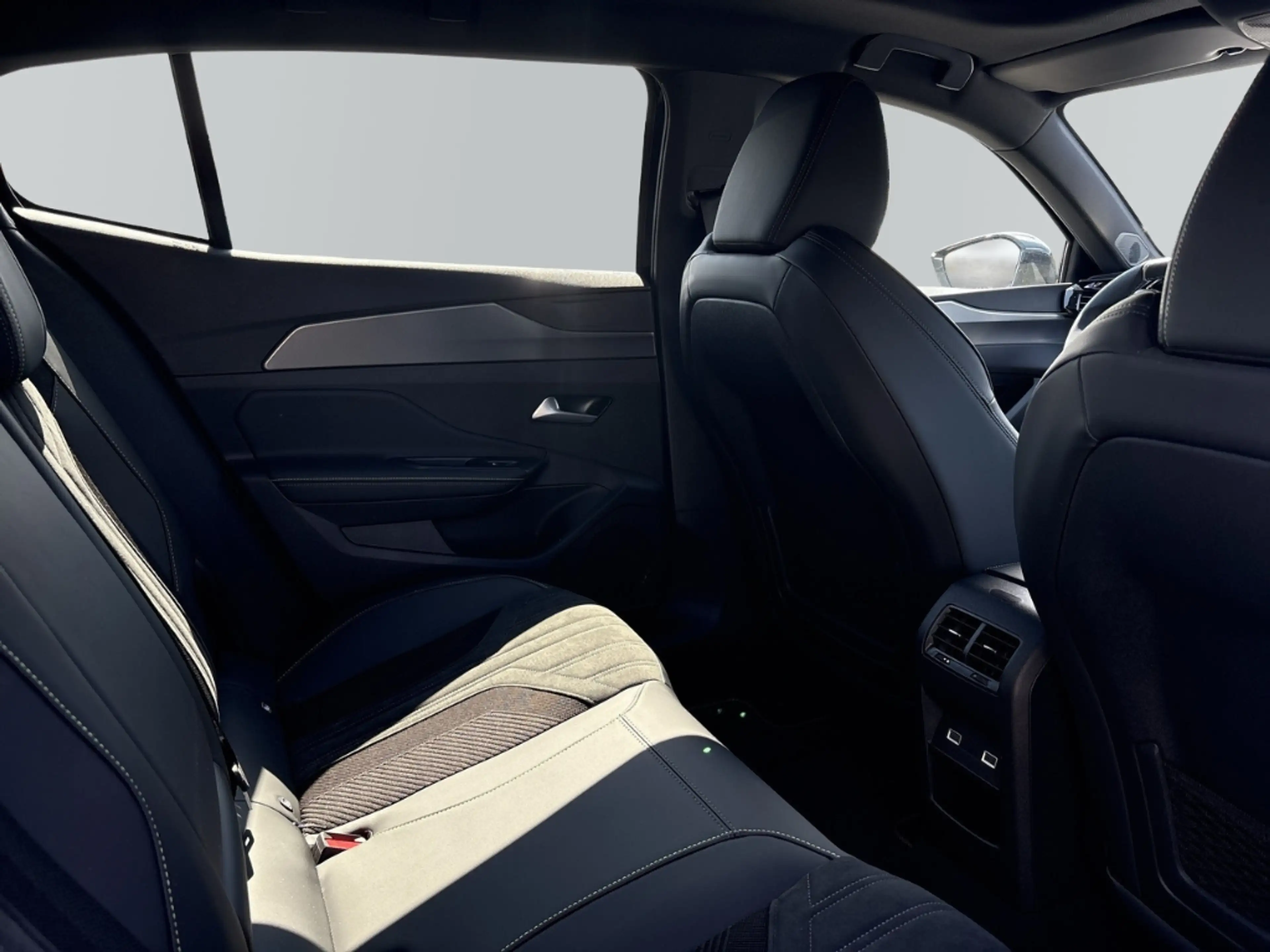 Peugeot 408 GT El. Panodach Navi Memory Sitze 360 Kamera LED B — photo 10