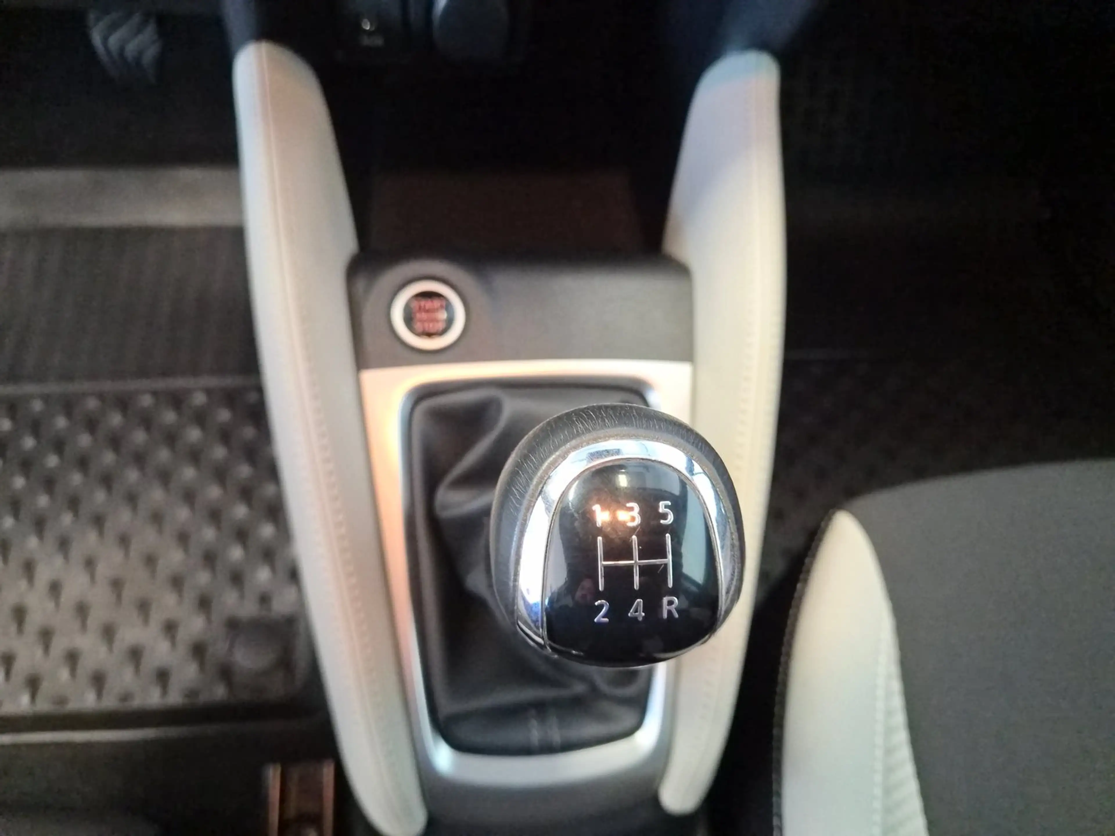Nissan Micra 0,9 IG-T Tekna — photo 8