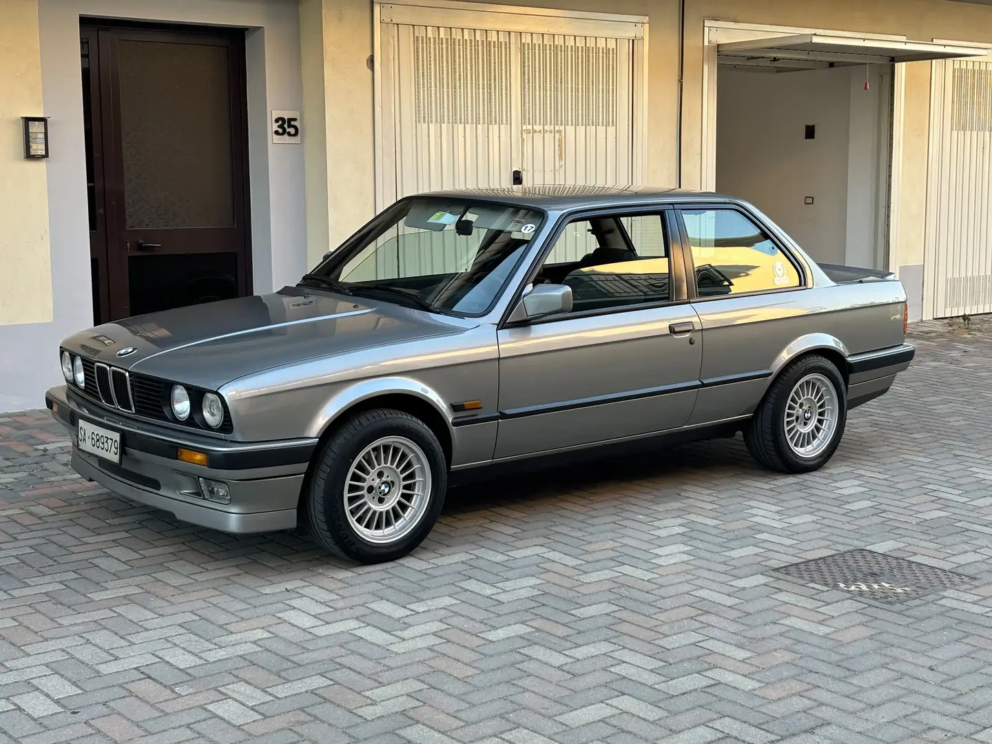 BMW 318 318i - 1