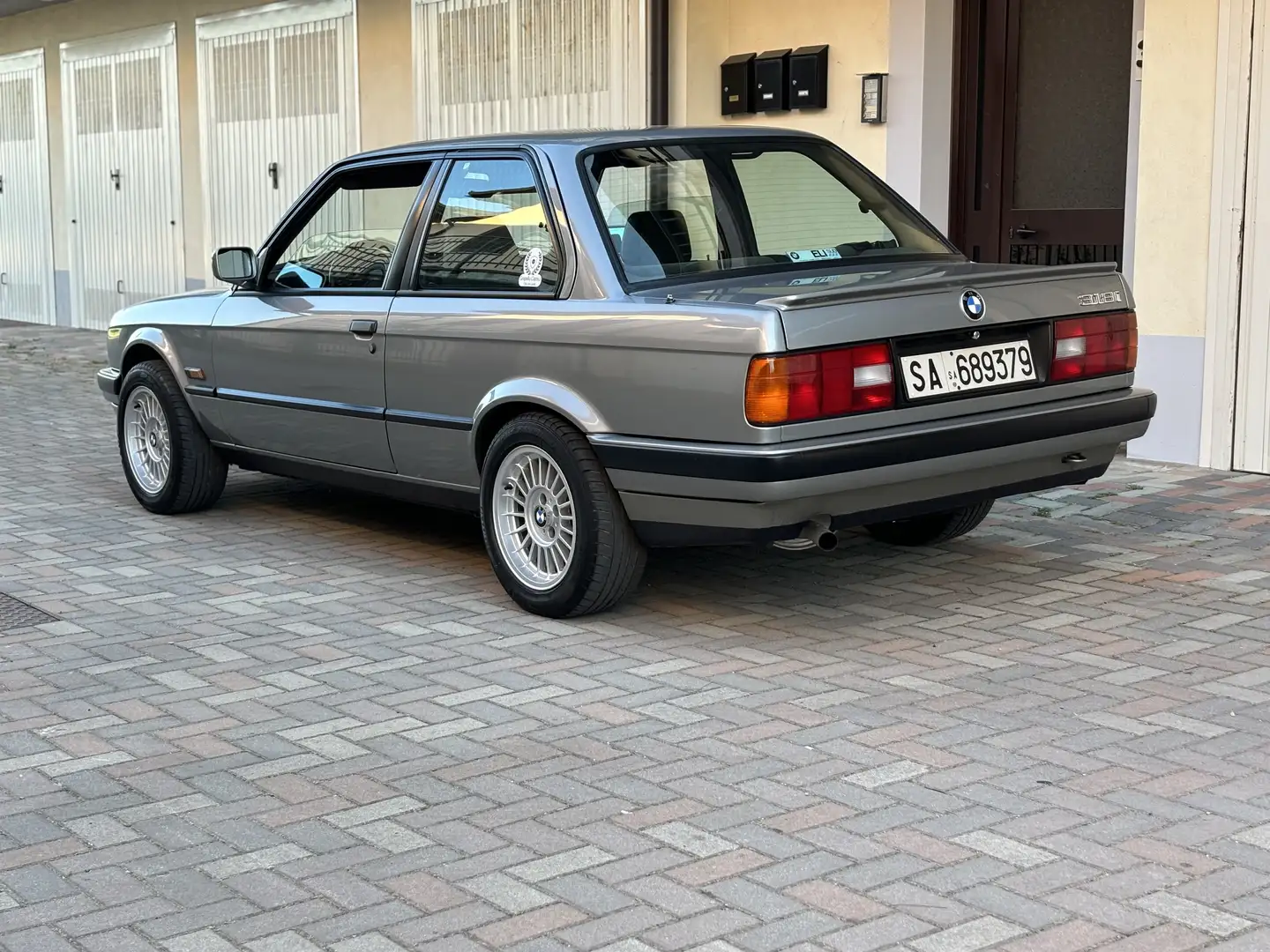 BMW 318 318i - 2