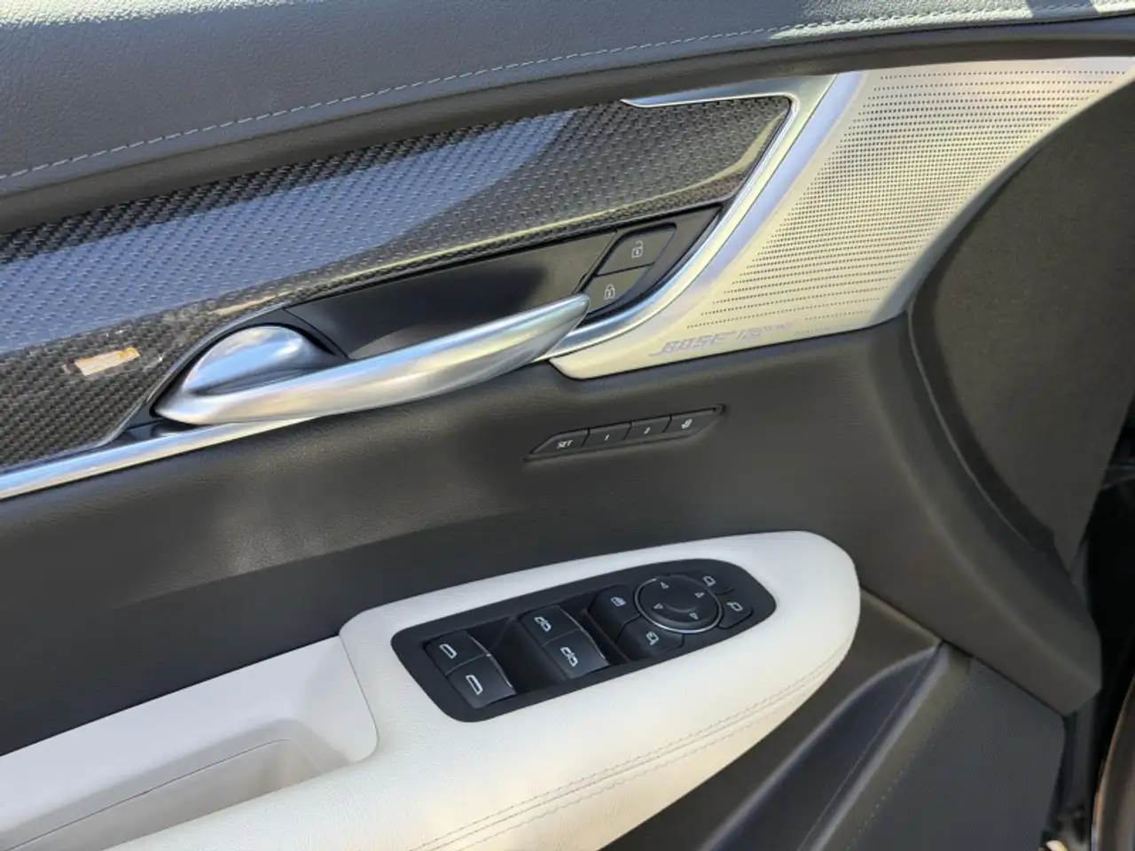 Cadillac XT5 снимка Cadillac XT5
