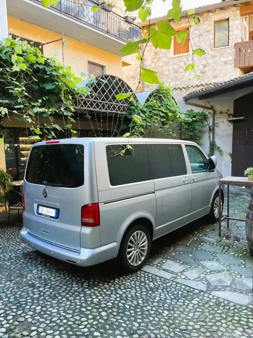 Volkswagen T5 Multivan - 1