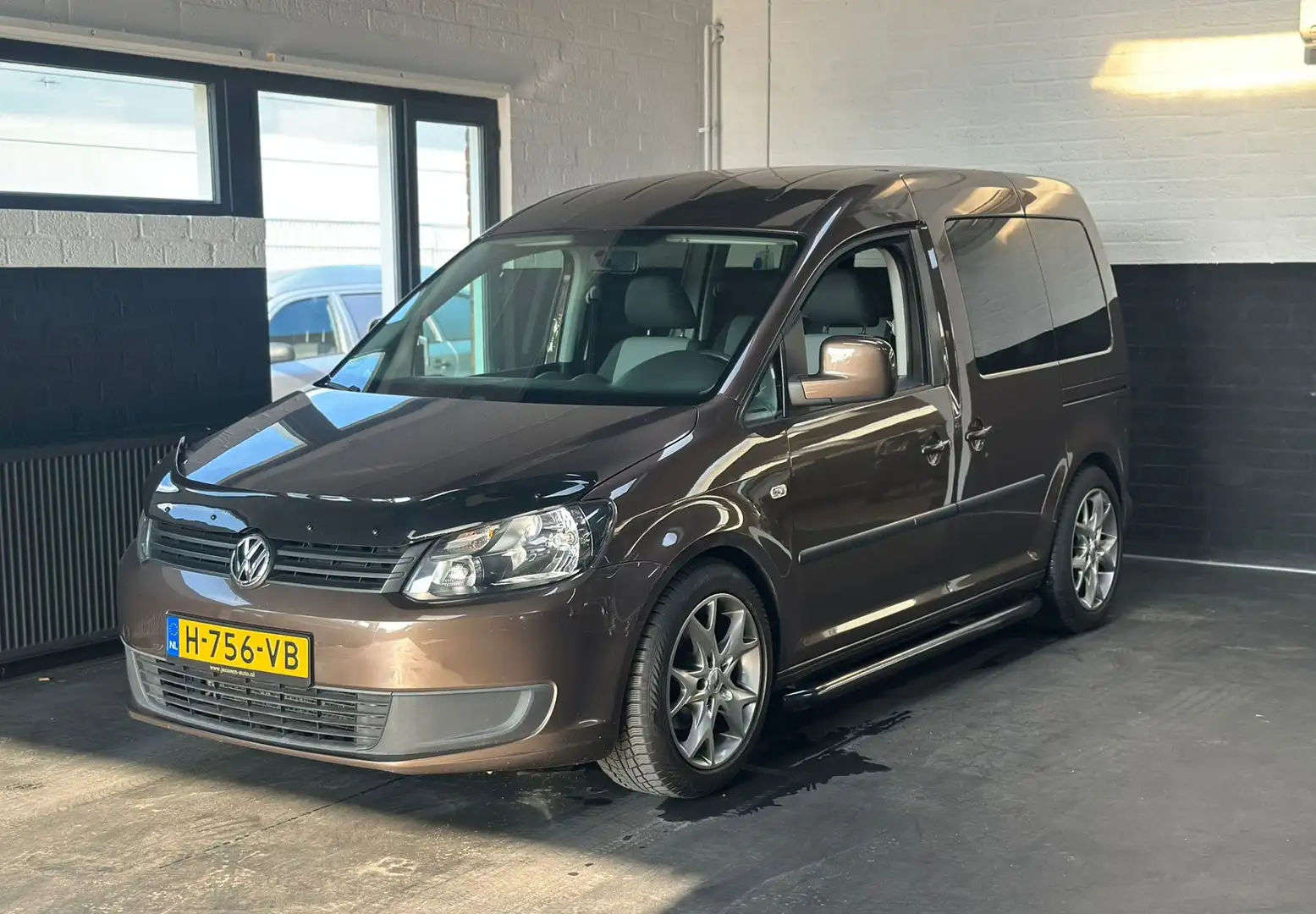 Volkswagen Caddy 1.2 TSI, Airco, Navi, Sidebars, PDC, zeer mooi Bruin - 2