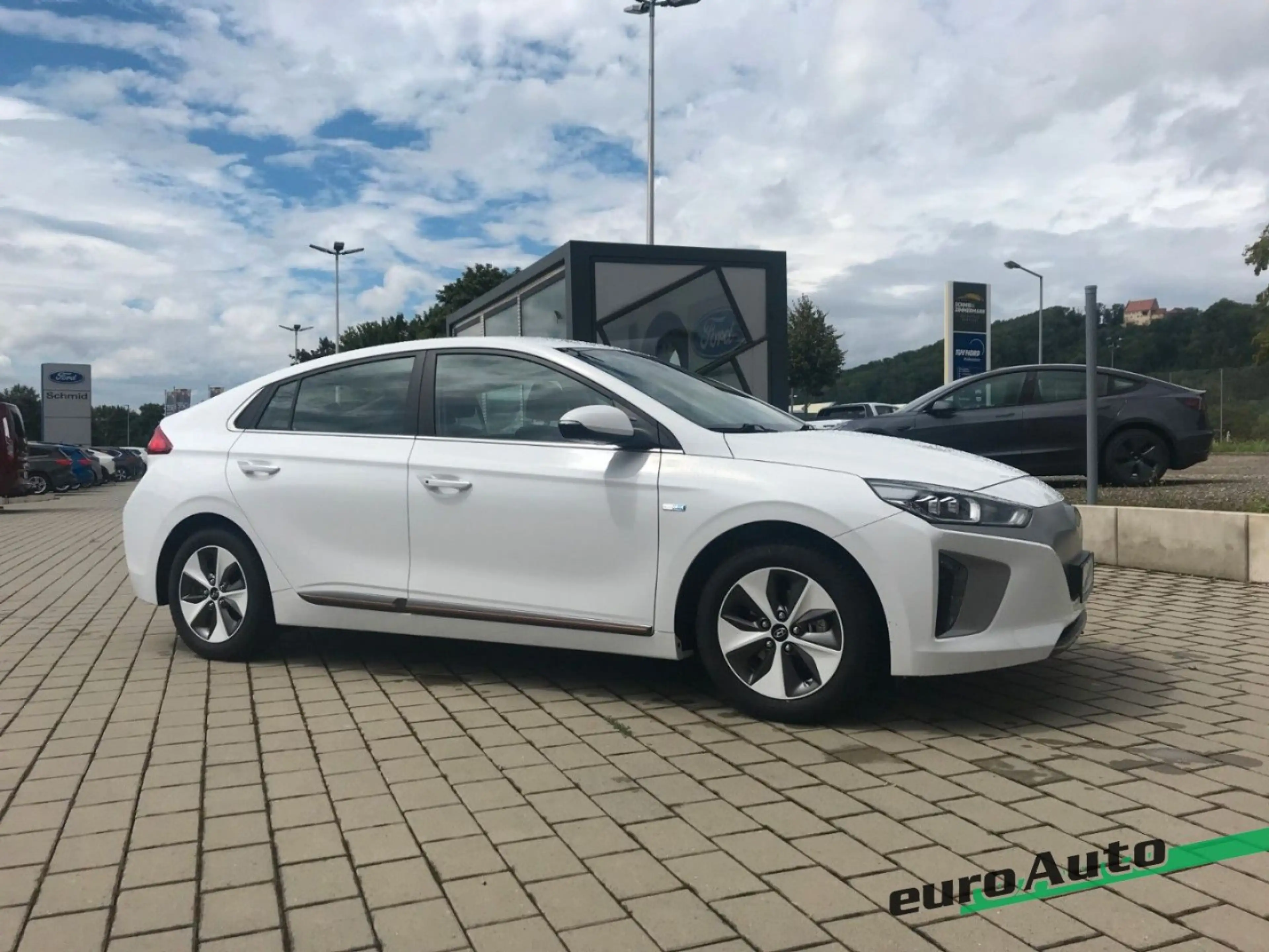 Hyundai IONIQ Style Elektro AHK Rückfahrkamera — photo 7