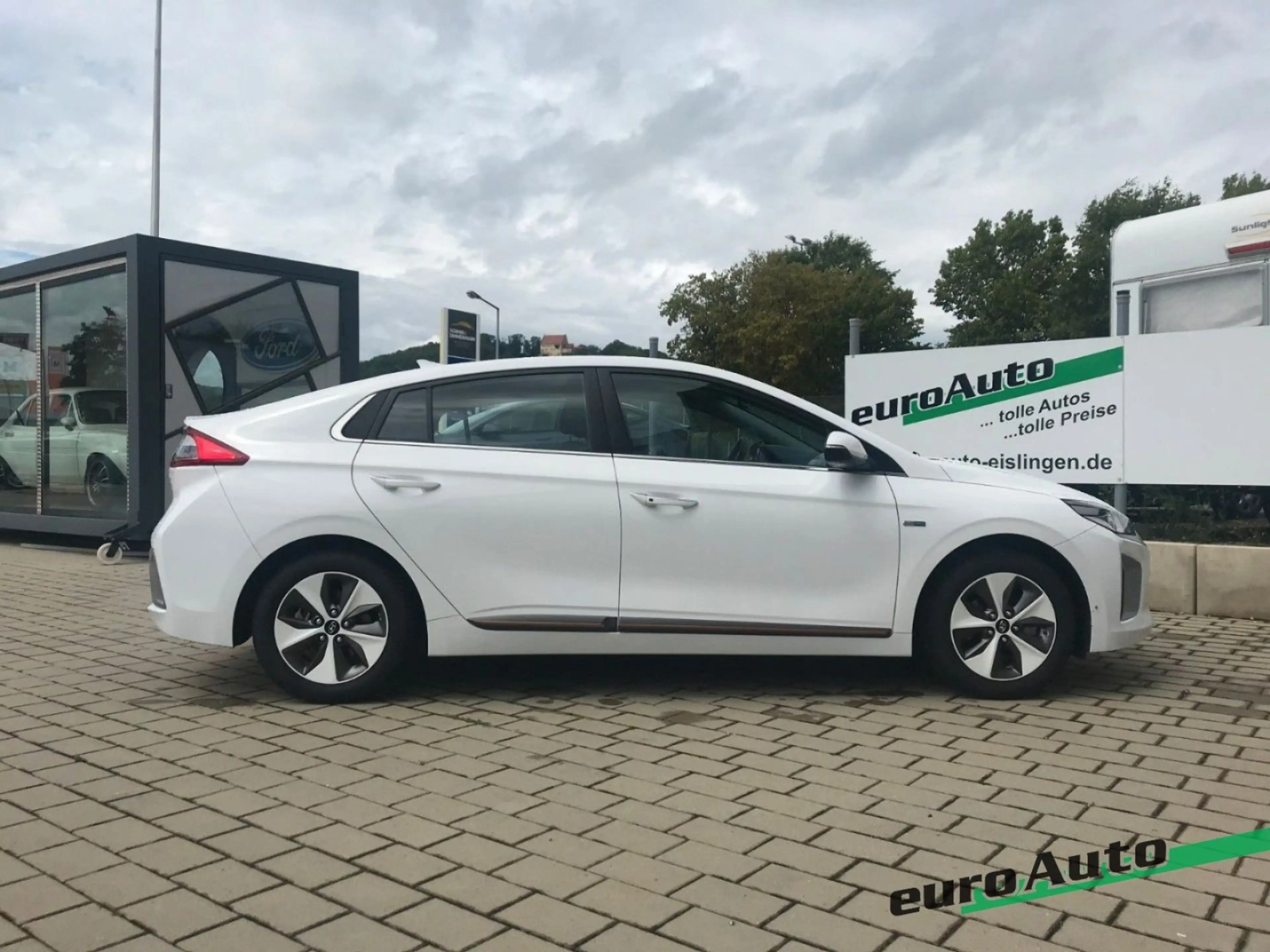 Hyundai IONIQ Style Elektro AHK Rückfahrkamera — photo 6