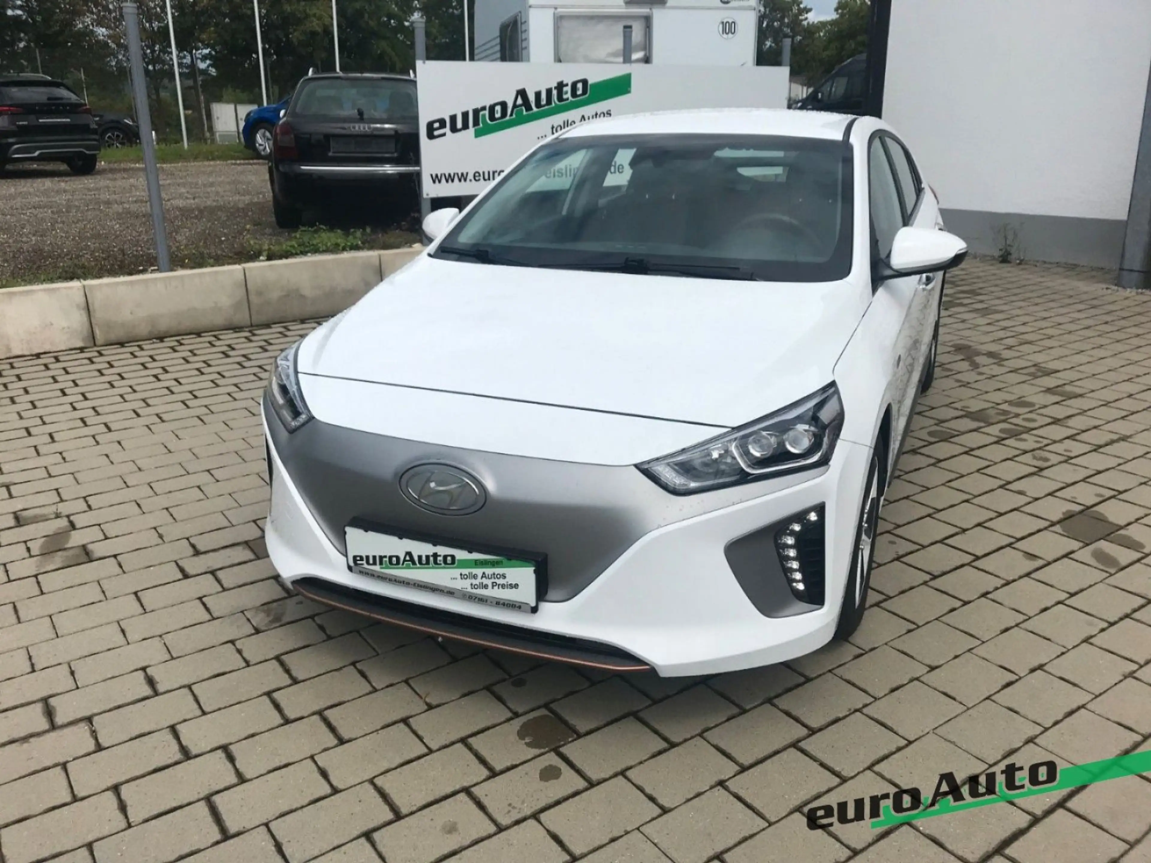 Hyundai IONIQ Style Elektro AHK Rückfahrkamera — photo 8