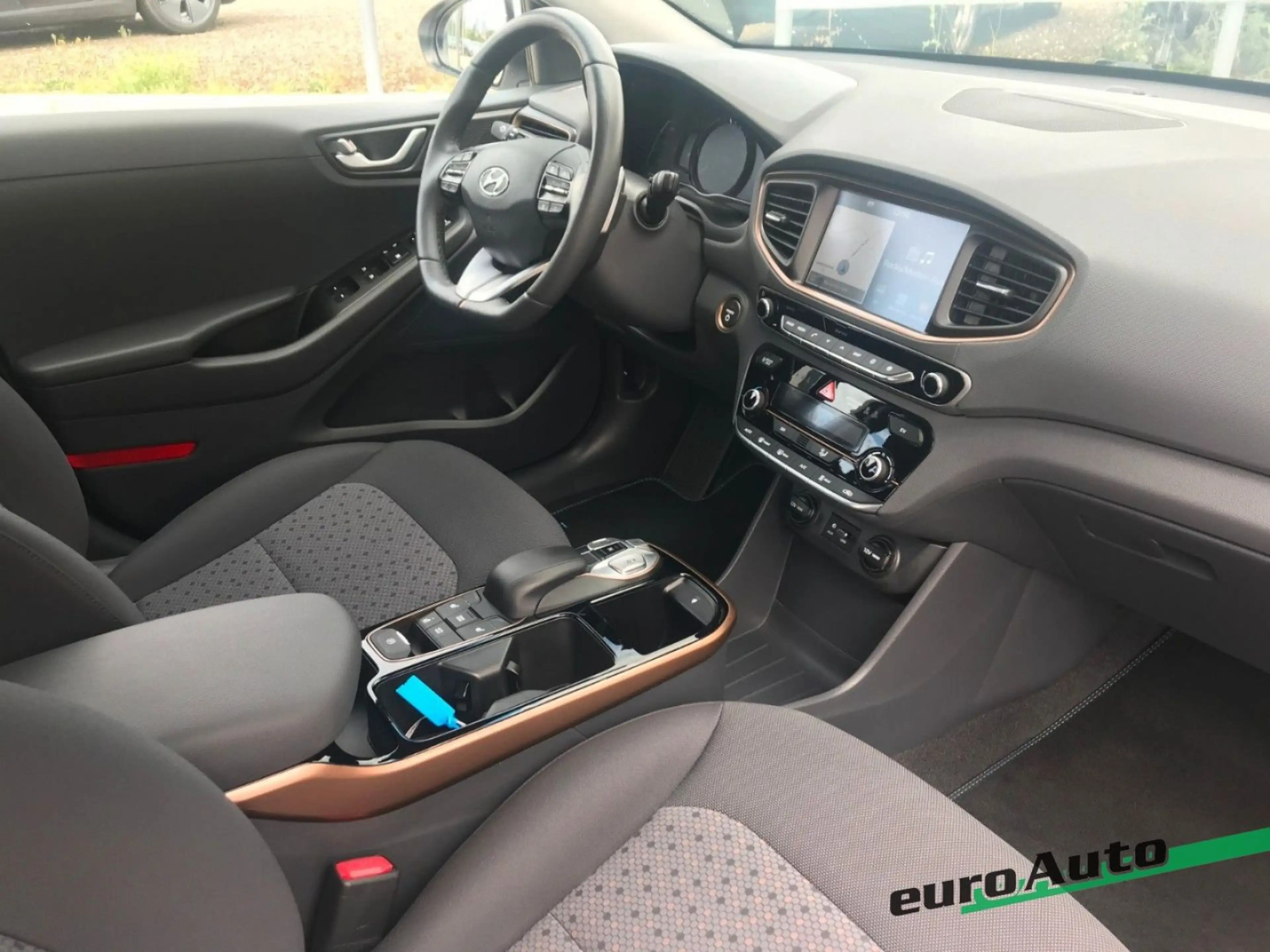 Hyundai IONIQ Style Elektro AHK Rückfahrkamera — photo 14