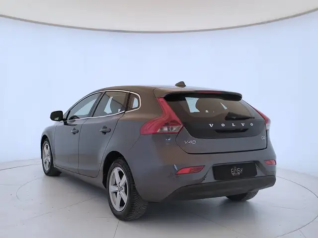 Volvo V40 view 6