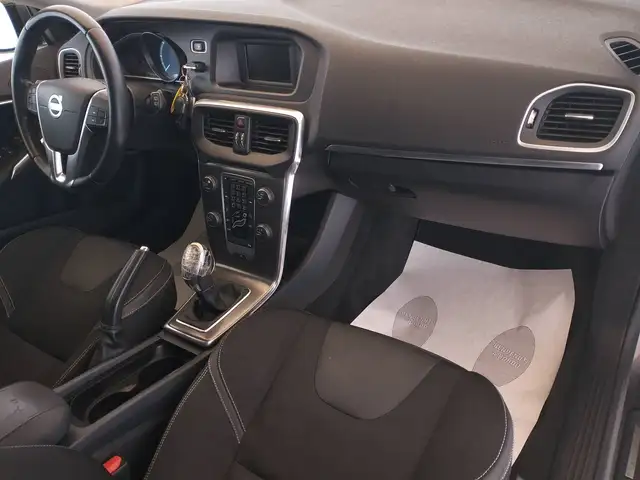 Volvo V40 view 13