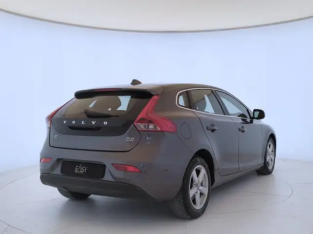 Volvo V40 view 4