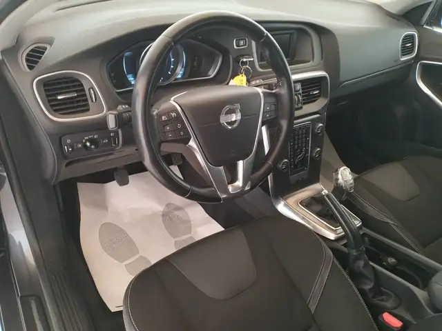 Volvo V40 view 7