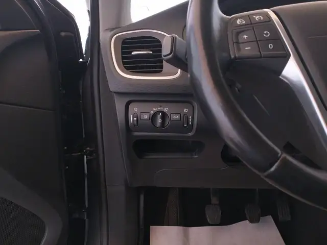 Volvo V40 view 14