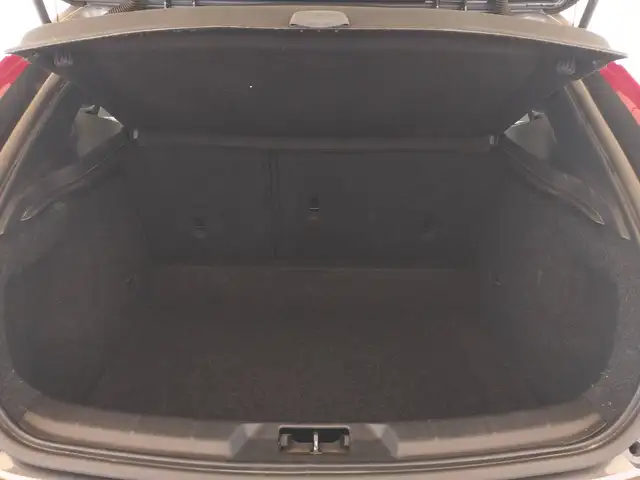 Volvo V40 view 10