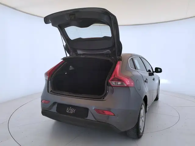 Volvo V40 view 11