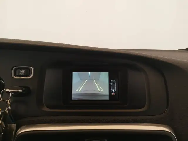 Volvo V40 view 16