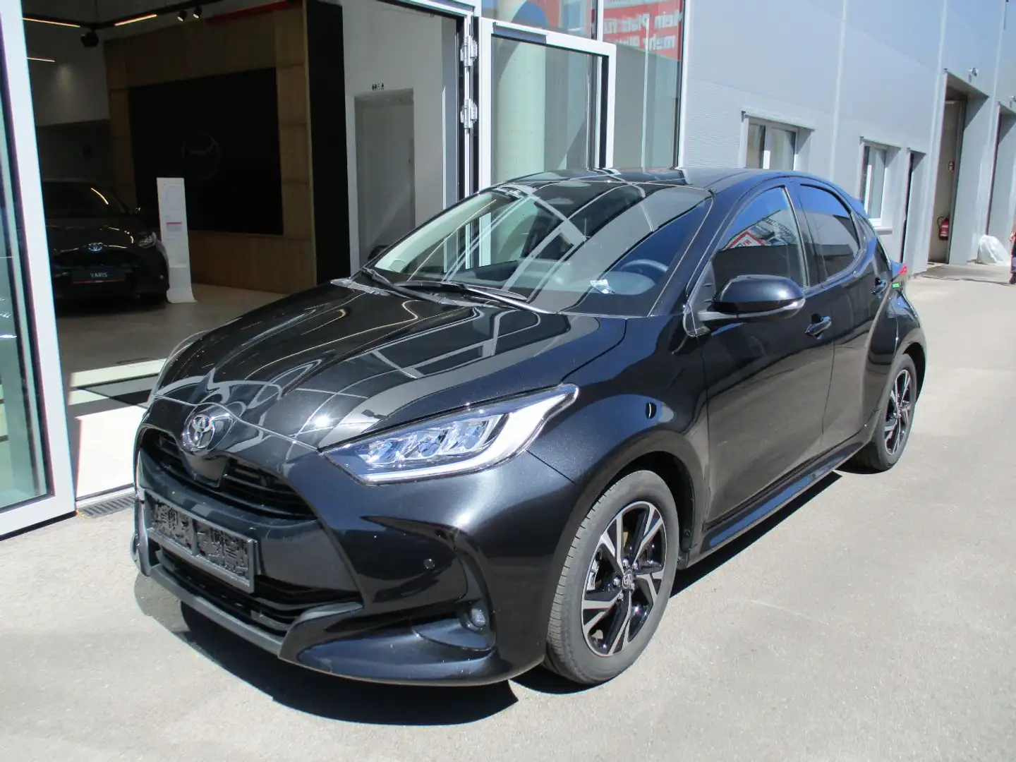 Toyota Yaris 1.5 VVT-i Hybrid Active Drive ACC+SHZ+Kam. Schwarz - 2