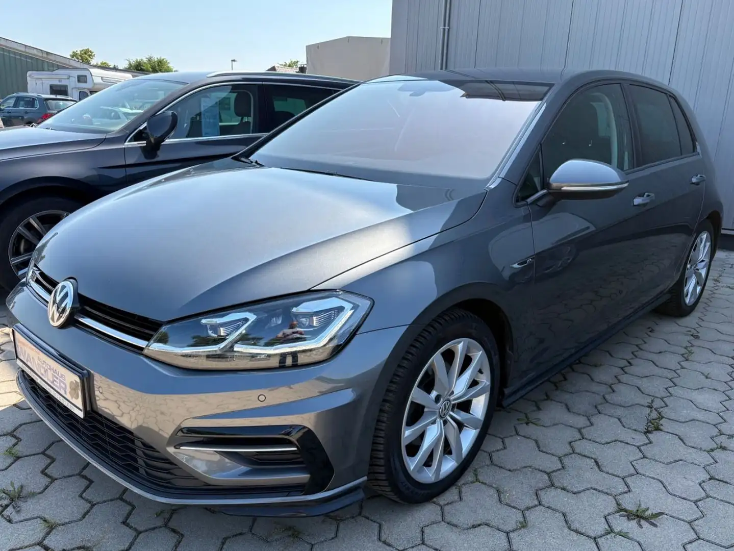 Volkswagen Golf Comfortline, R-Line Exterieur, Ergo Sitze, Grijs - 1