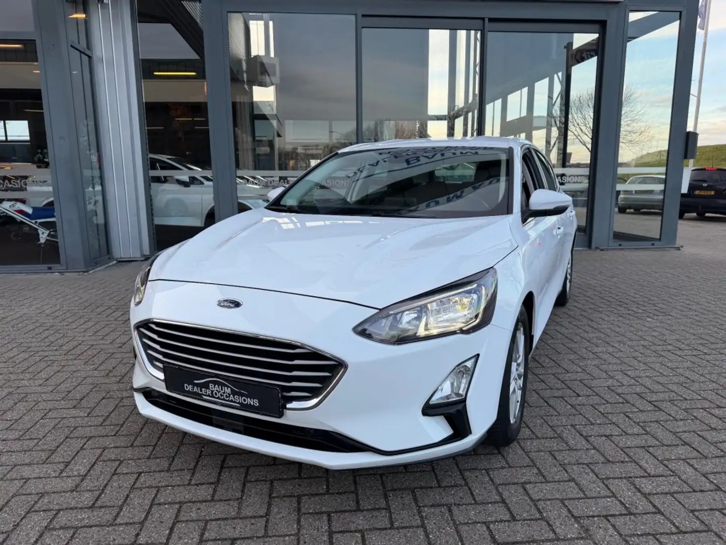 Ford Focus 1.0 EB TREND EDITION BUSINESS NAVI AIRCO PDC Blanc - 2