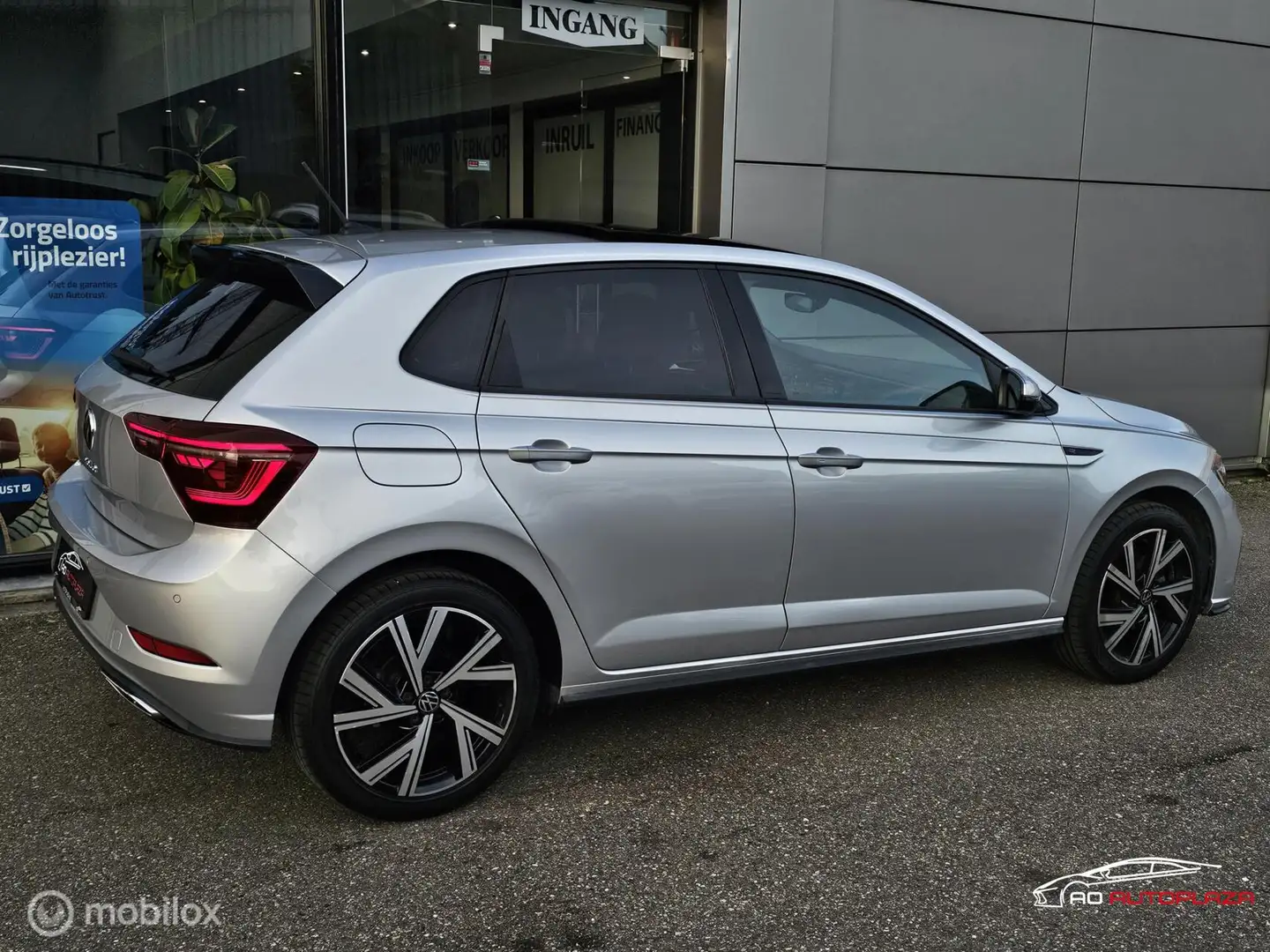 Volkswagen Polo 1.0 TSI R-Line Panorama/Keyless/Beats/Camera Zilver - 2