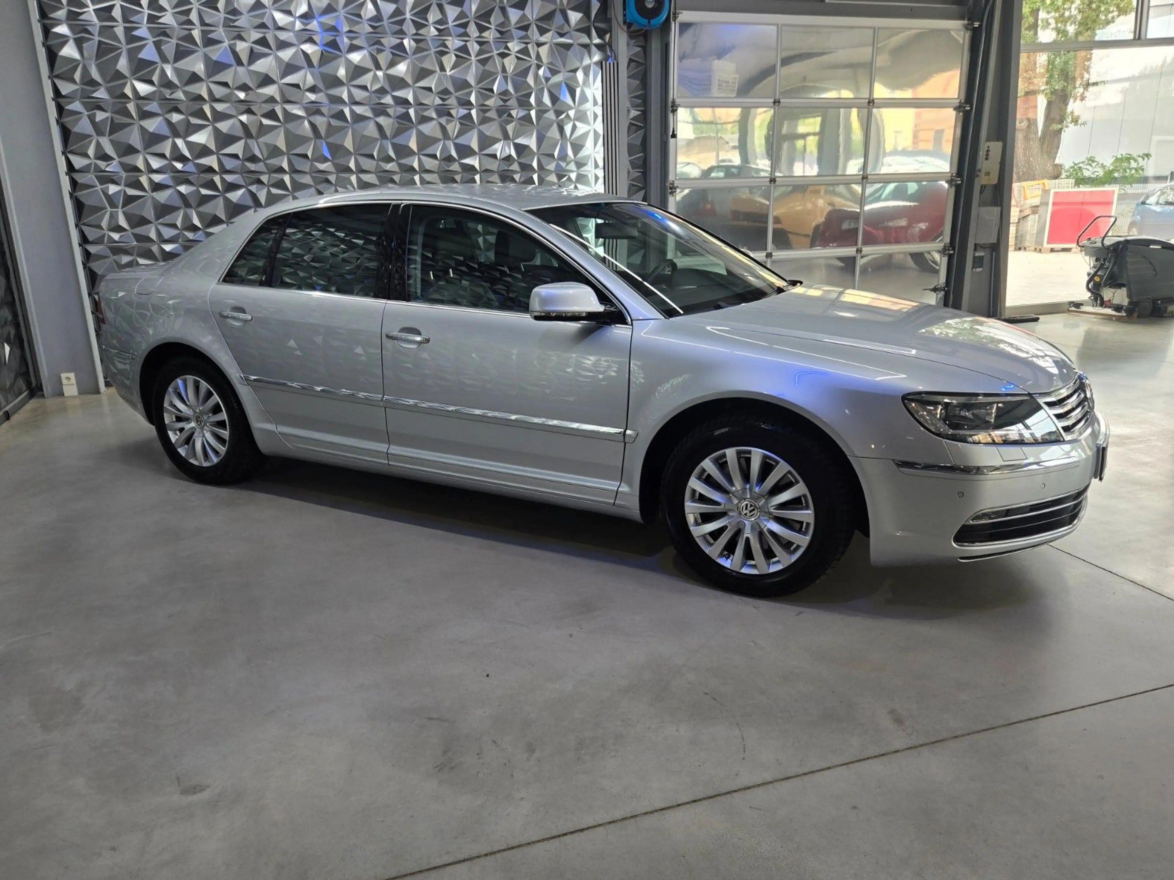Volkswagen Phaeton V6 TDI 5-Sitzer 4Motion — photo 4