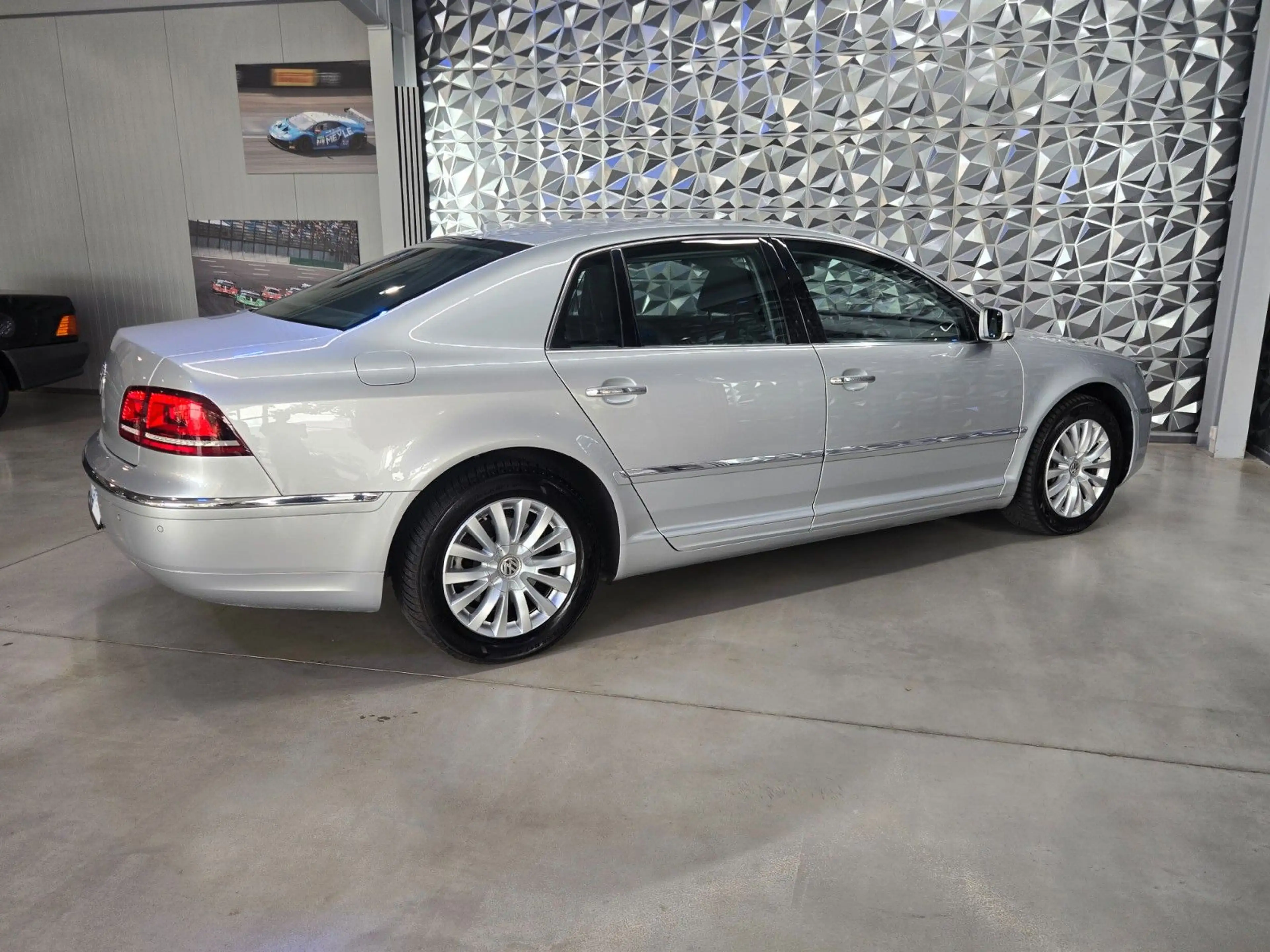 Volkswagen Phaeton V6 TDI 5-Sitzer 4Motion — photo 9