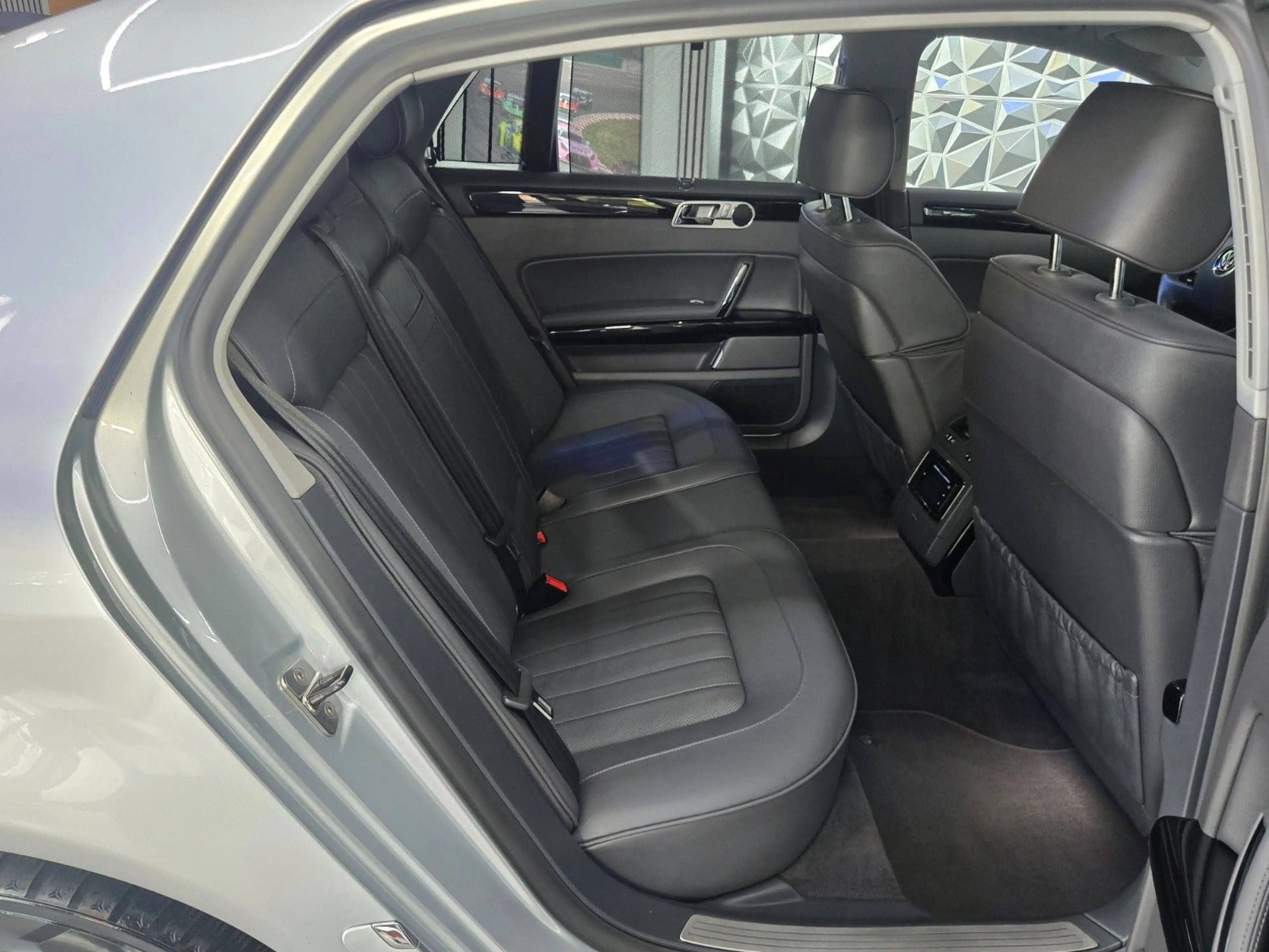 Volkswagen Phaeton V6 TDI 5-Sitzer 4Motion — photo 15