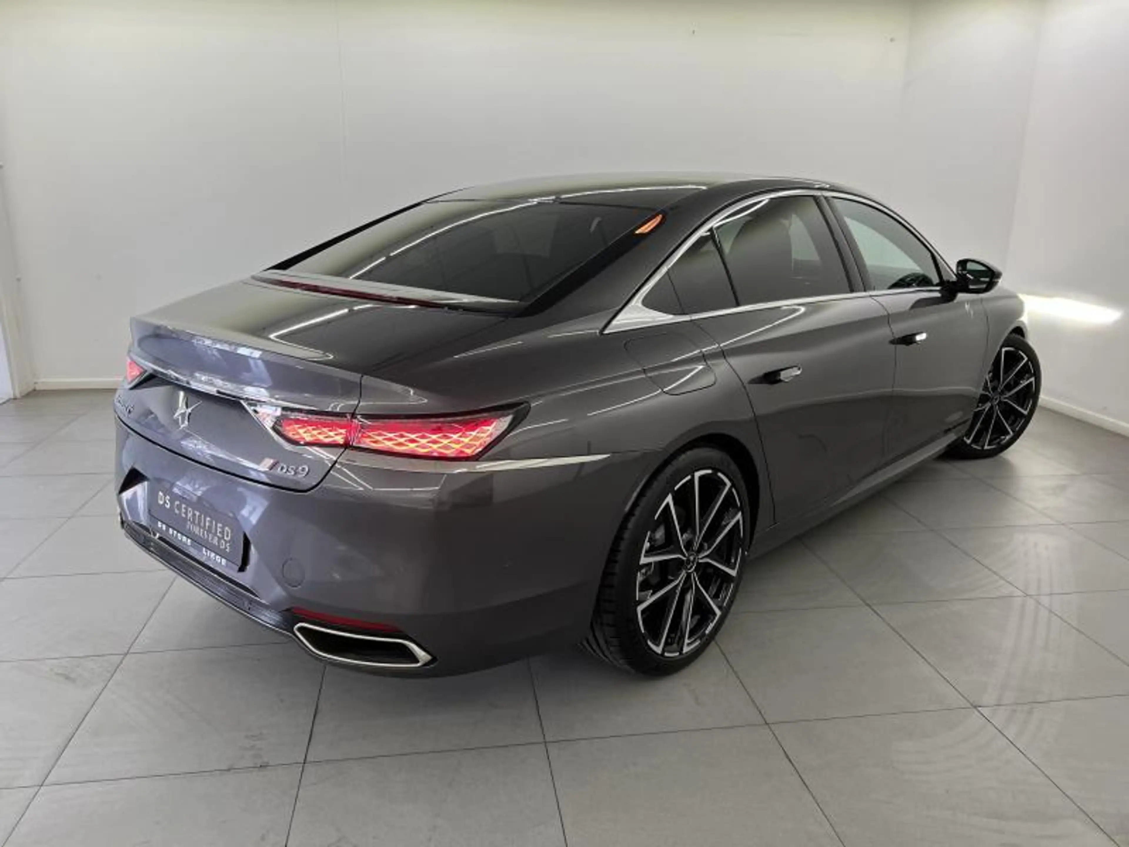 DS Automobiles DS 9 E-TENSE 360 RIVOLI + — photo 3