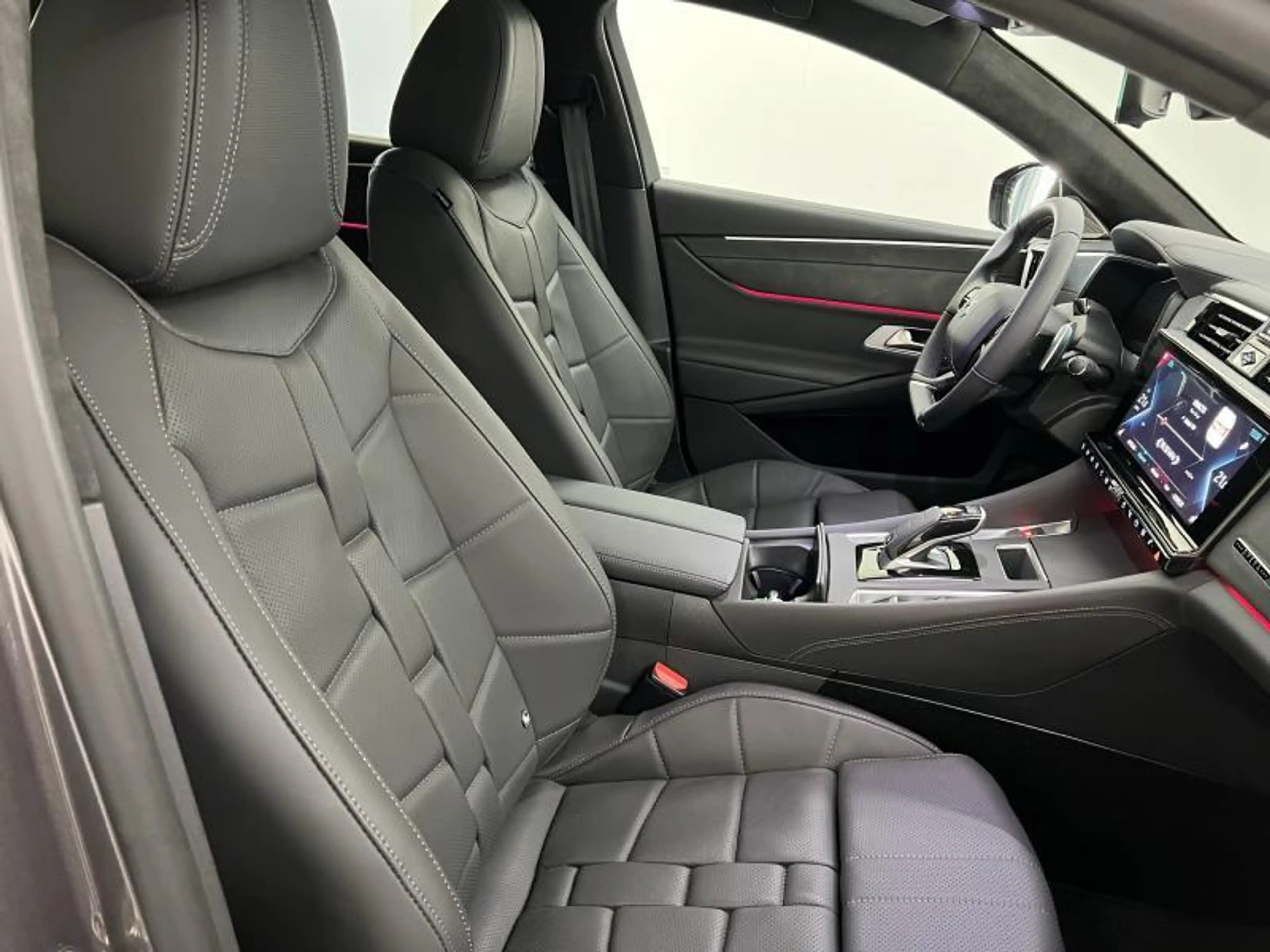 DS Automobiles DS 9 E-TENSE 360 RIVOLI + — photo 9