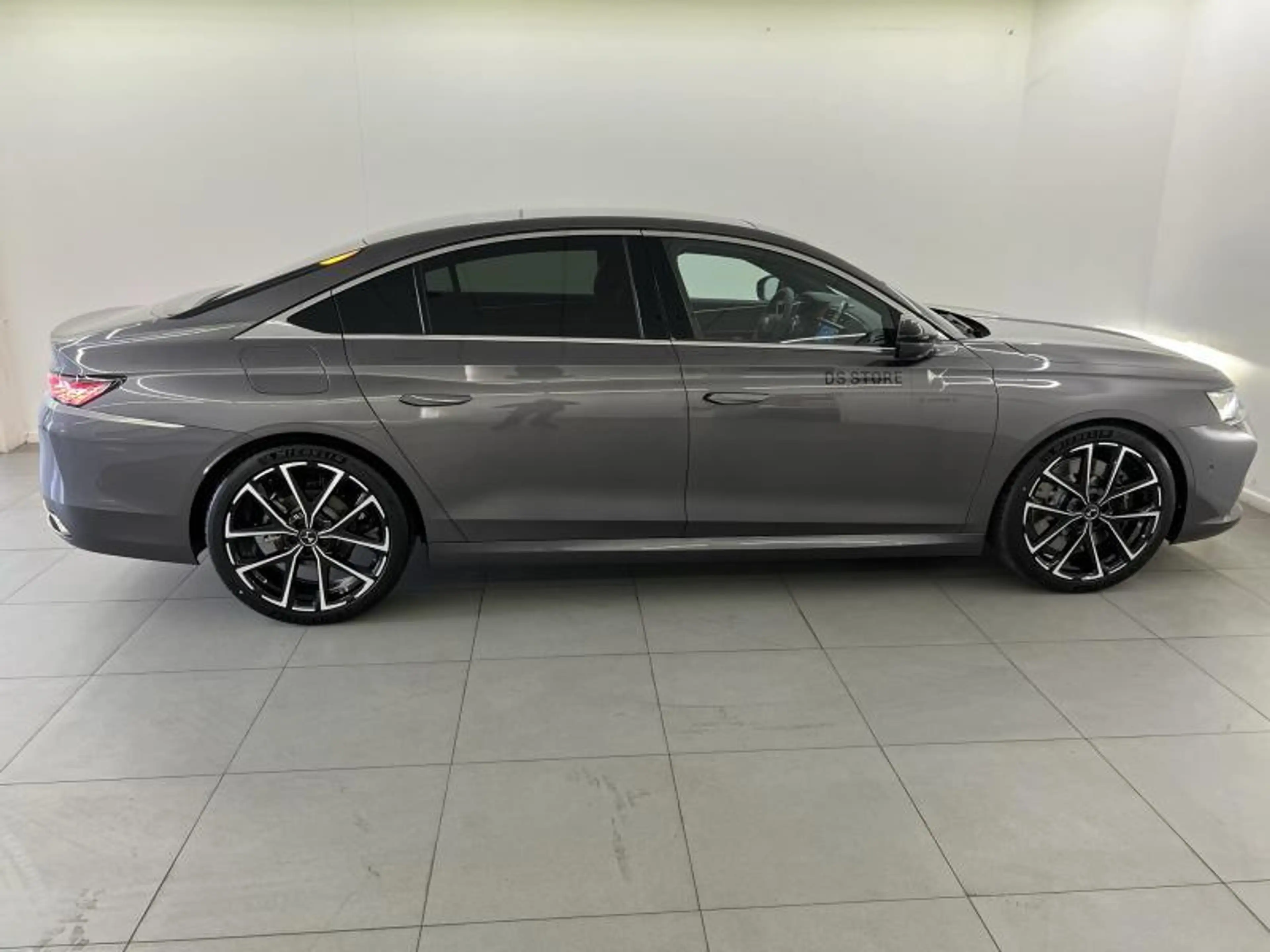 DS Automobiles DS 9 E-TENSE 360 RIVOLI + — photo 5