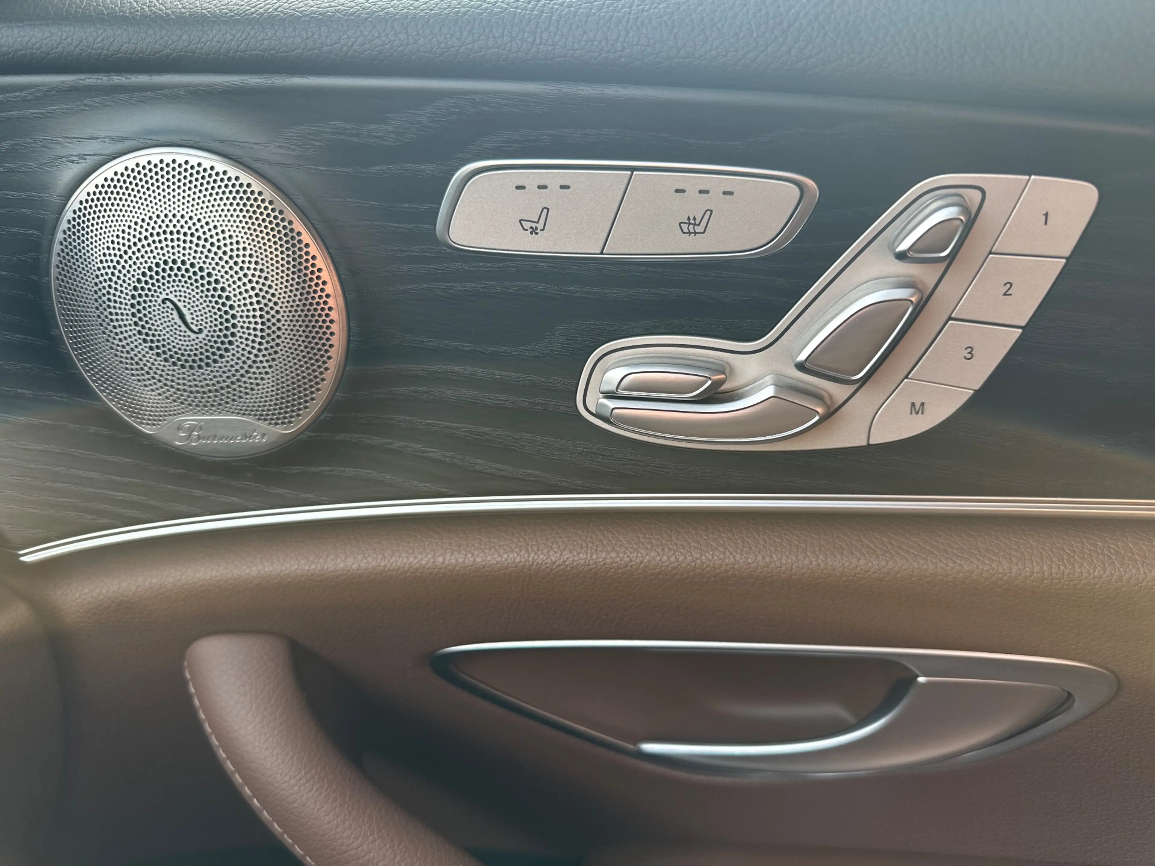 Mercedes-Benz E 400 T 4Matic AMG-Line NAV+LED+360GRAD+AIRMATIC+19ZO — photo 13