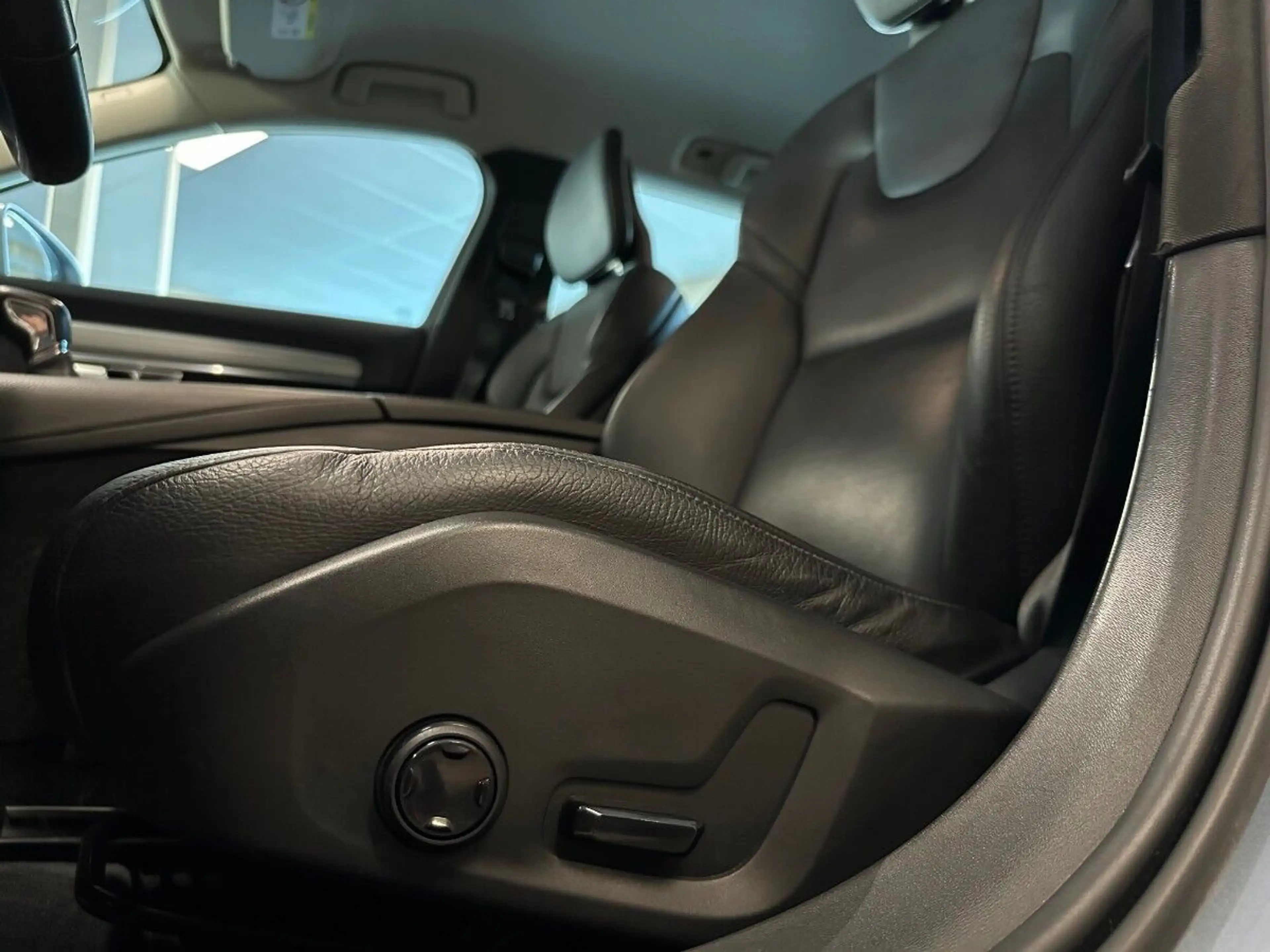 Volvo V90 2.0 T5 AUT Geartronic | Momentum | Leer | Navi — photo 6