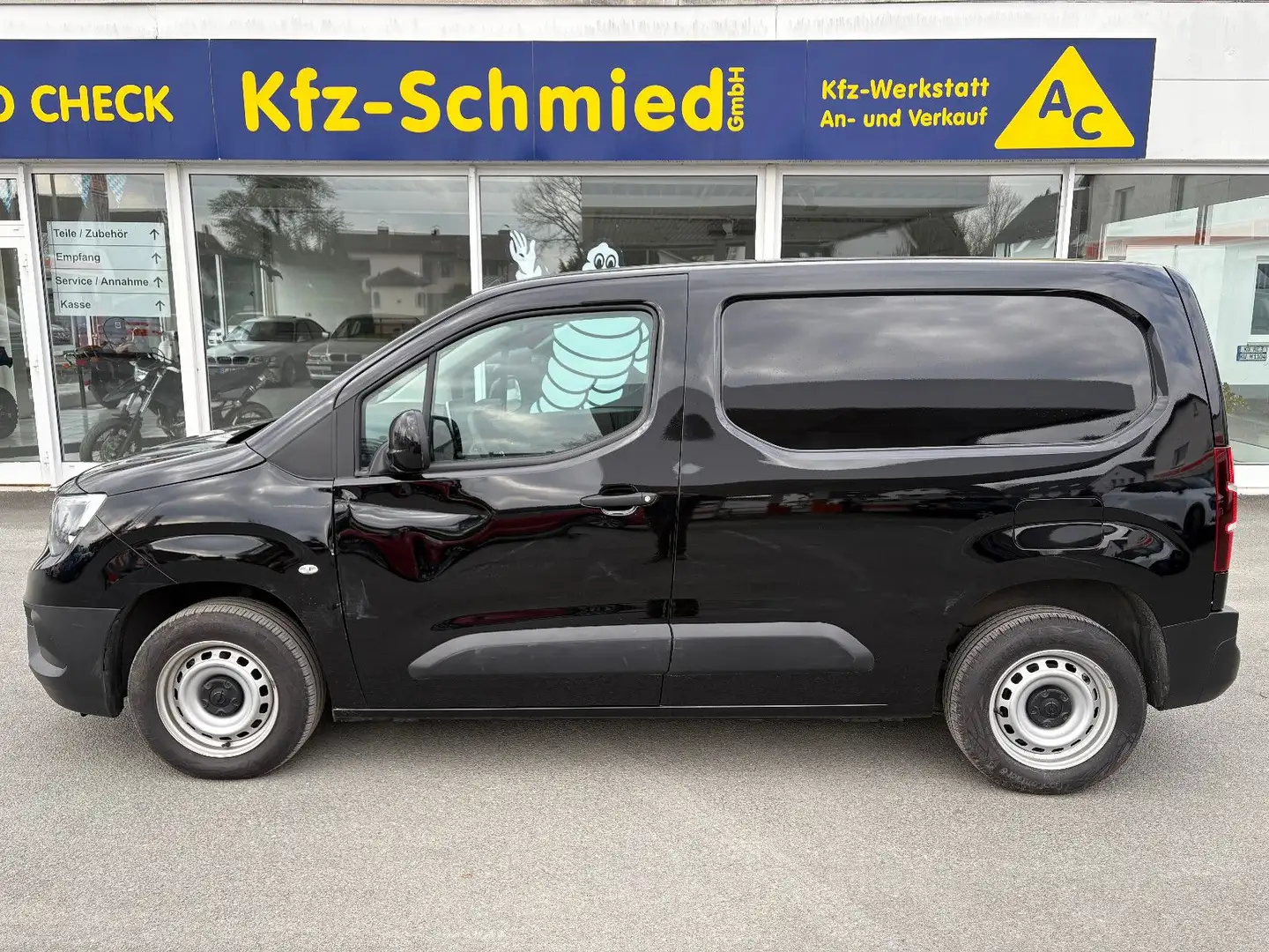 Opel Combo E Cargo * Klima * PDC * ZV * Euro6e * Schwarz - 2
