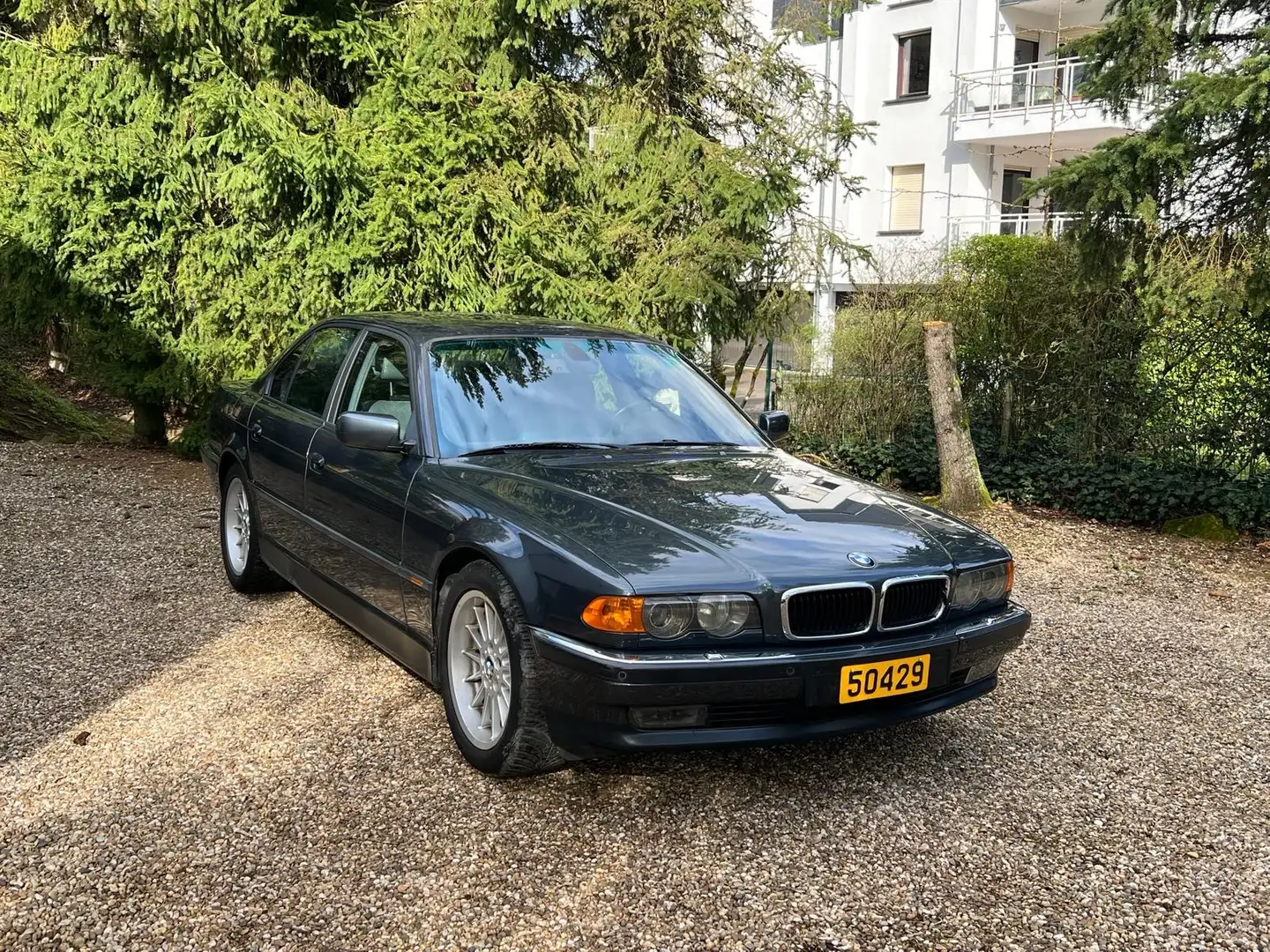 BMW 740 Blau - 1